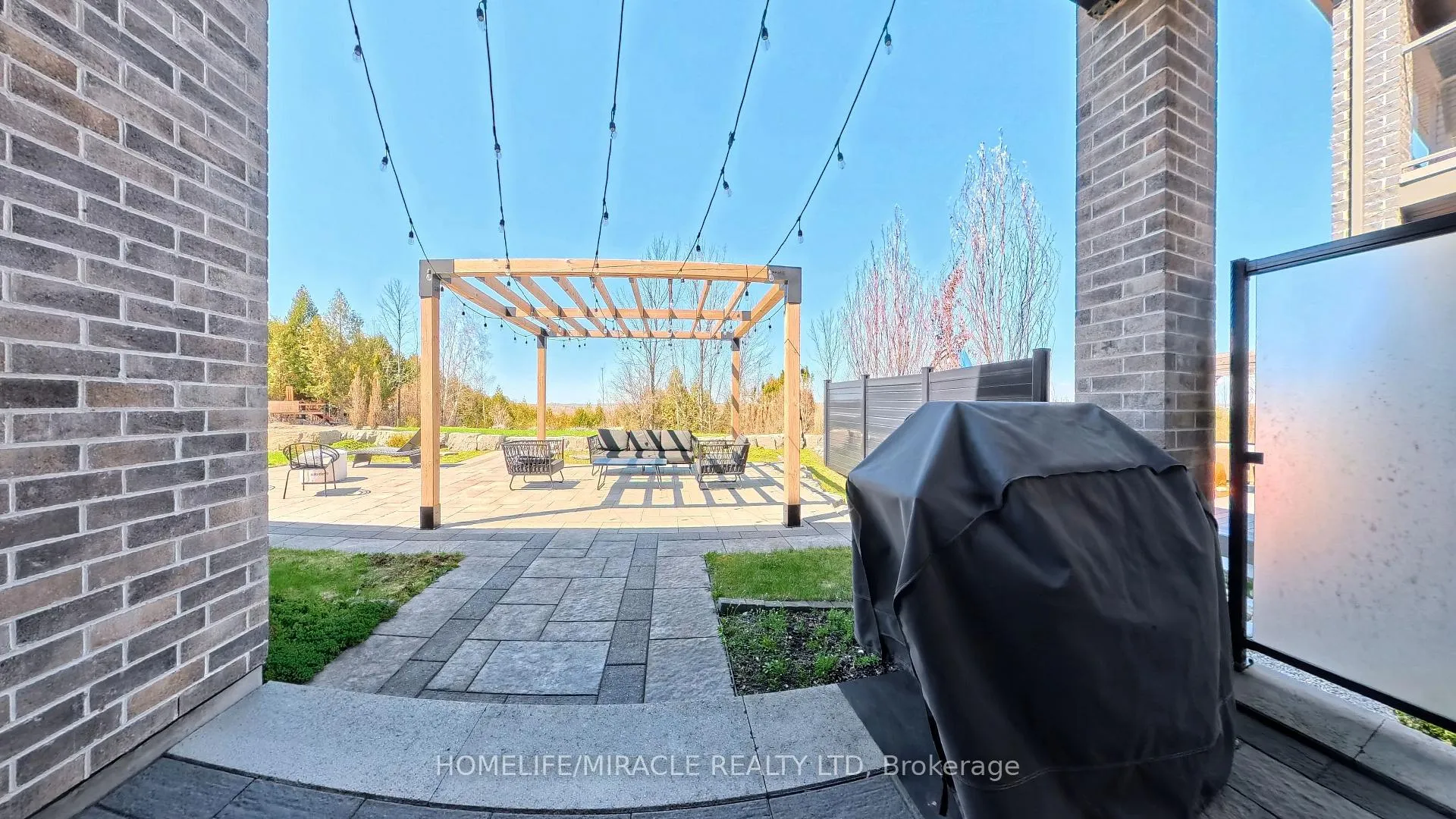 Photo 43 of 102 Deer Creek Street, Kitchener — HOMEH