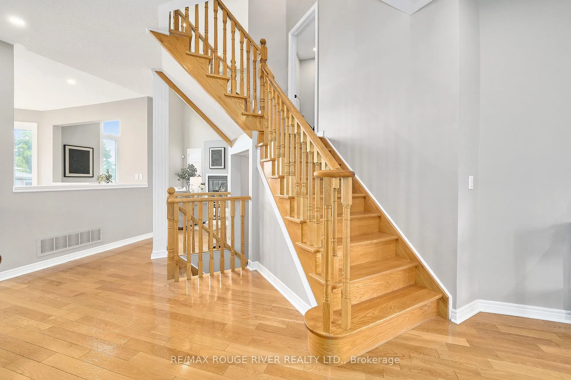 Photo 8 of 51 Vineyard Avenue, Whitby, Williamsburg — HOMEH