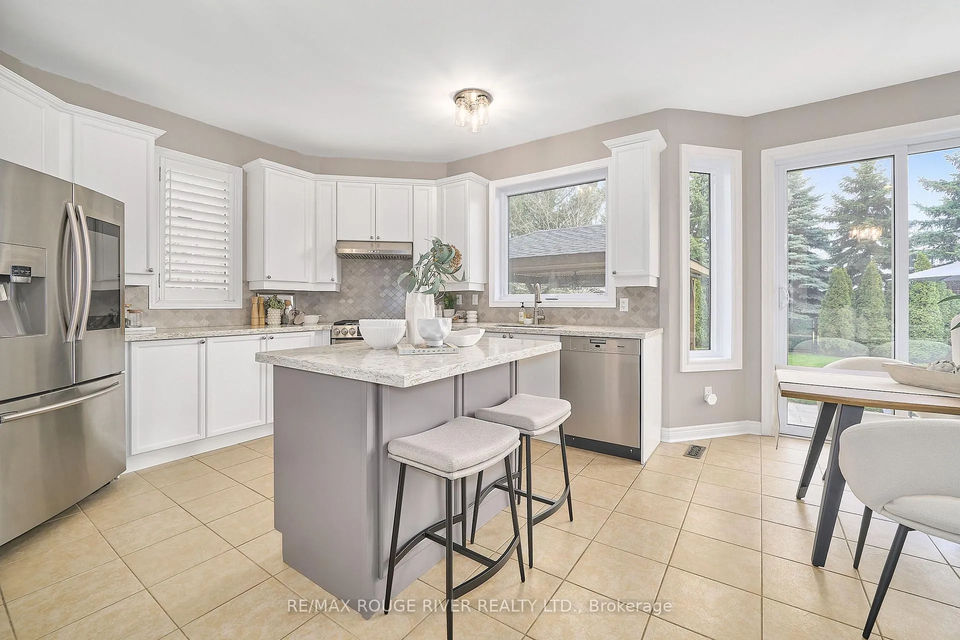 Photo 9 of 51 Vineyard Avenue, Whitby, Williamsburg — HOMEH