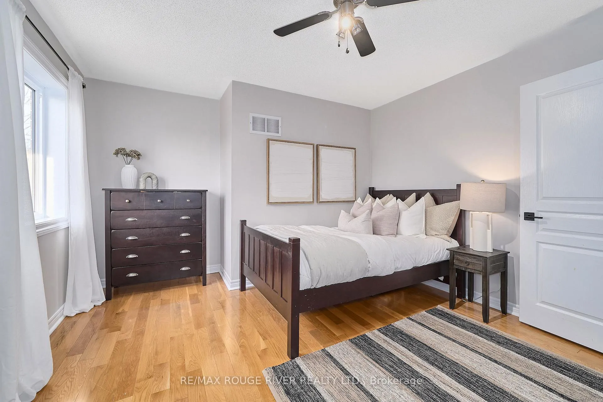 Photo 30 of 51 Vineyard Avenue, Whitby, Williamsburg — HOMEH