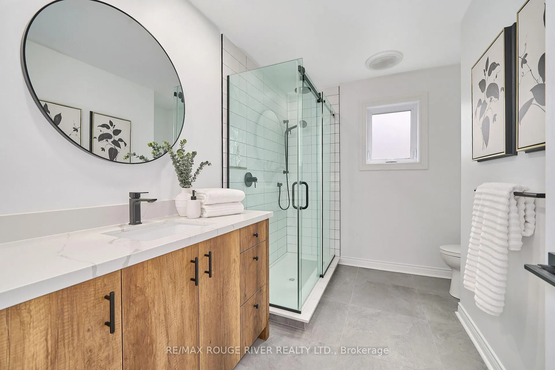 Photo 32 of 51 Vineyard Avenue, Whitby, Williamsburg — HOMEH