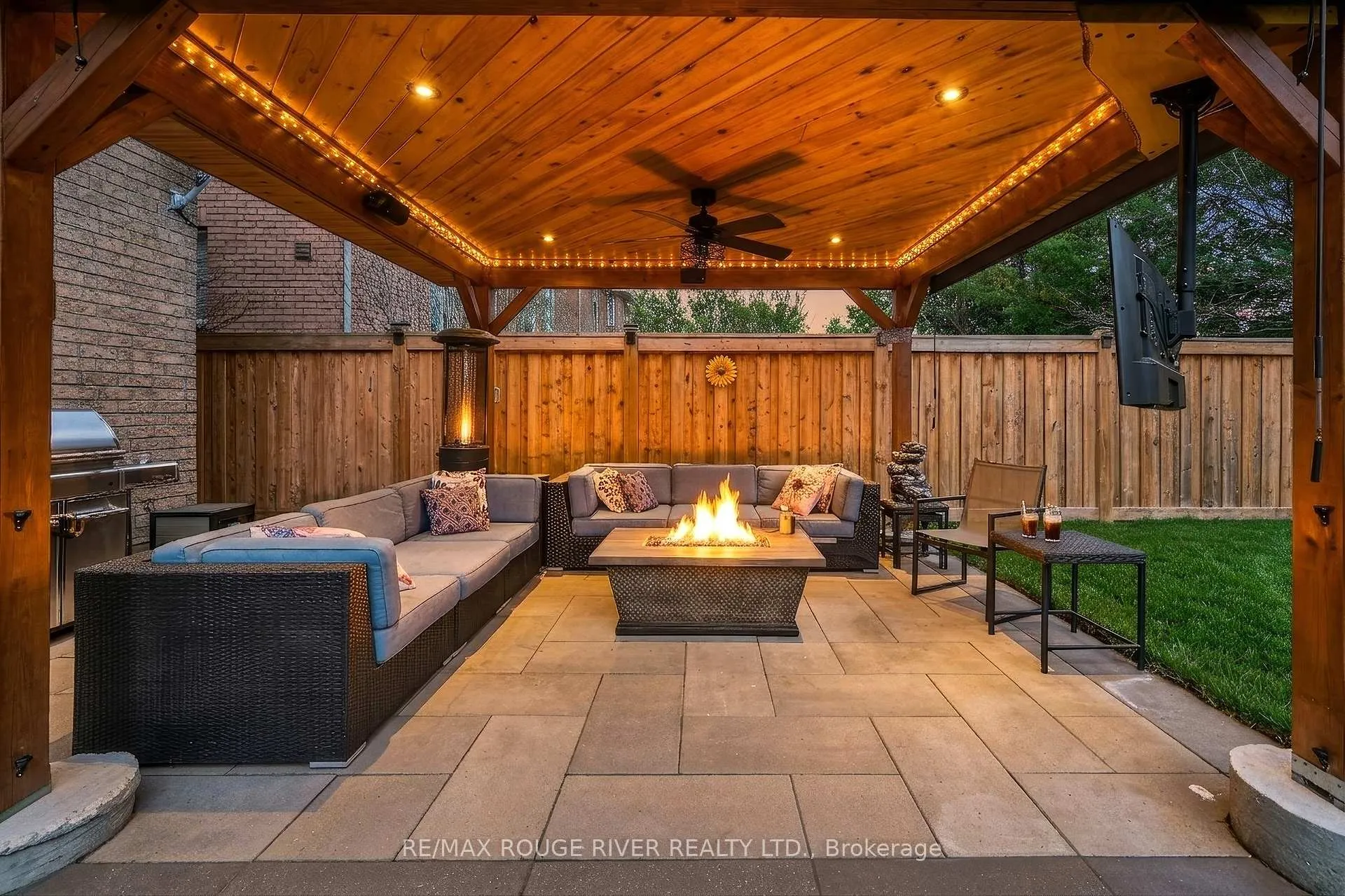 Photo 41 of 51 Vineyard Avenue, Whitby, Williamsburg — HOMEH