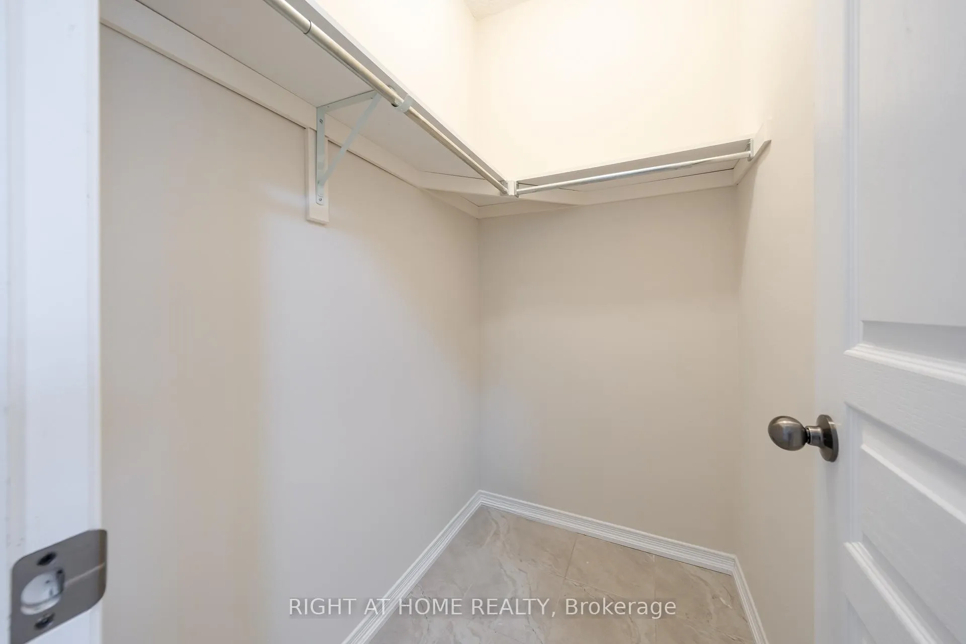Photo 6 of 148 Whitwell Way, Hamilton, Binbrook — HOMEH