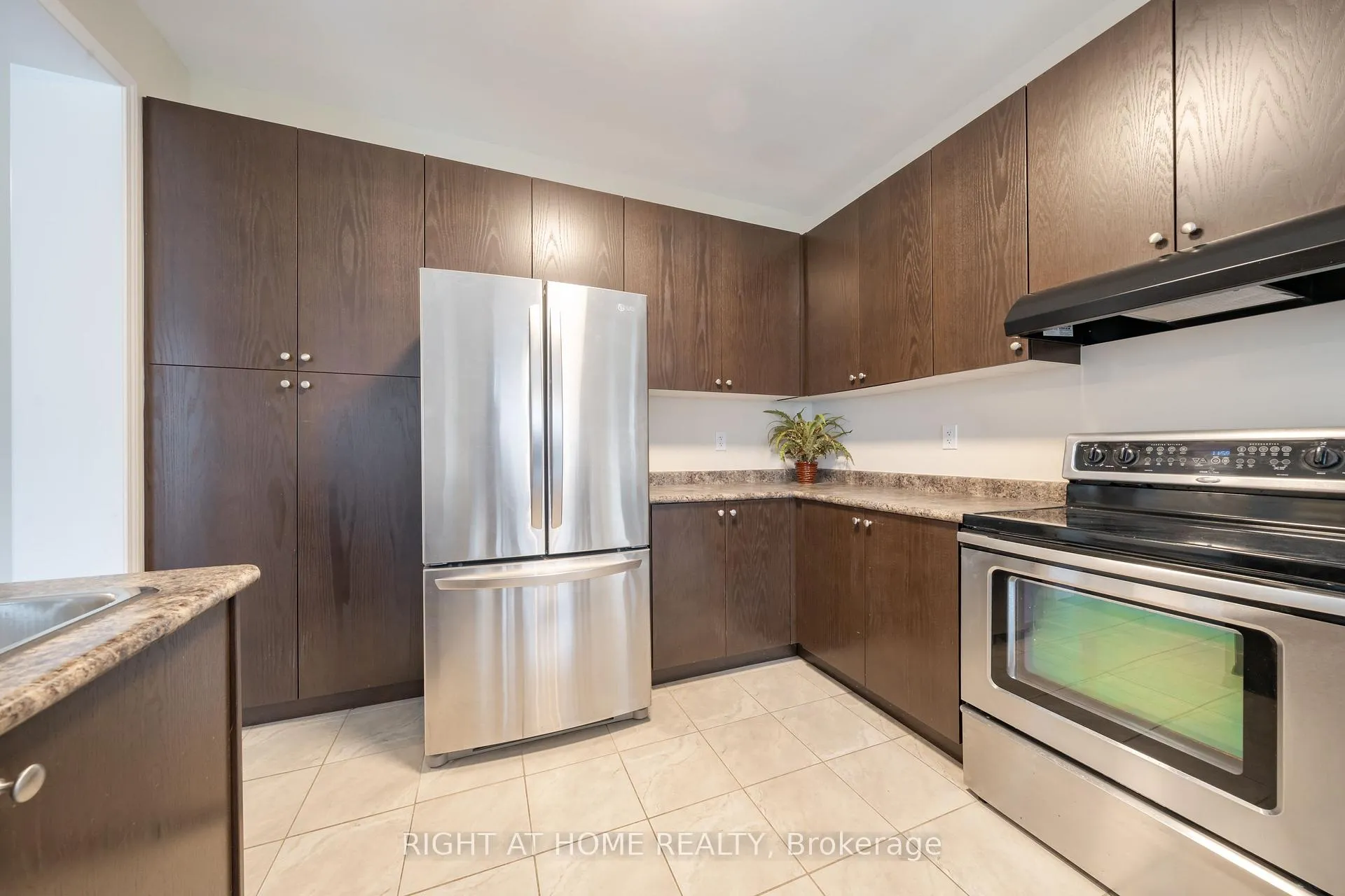 Photo 11 of 148 Whitwell Way, Hamilton, Binbrook — HOMEH