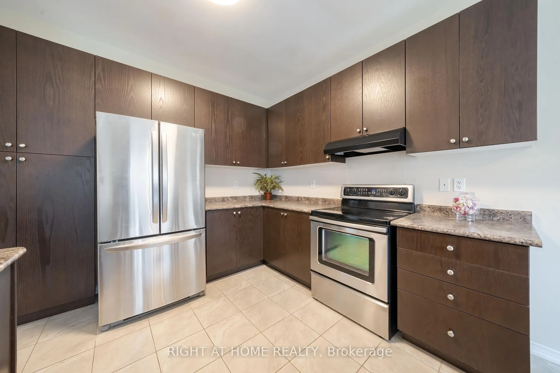 Photo 12 of 148 Whitwell Way, Hamilton, Binbrook — HOMEH