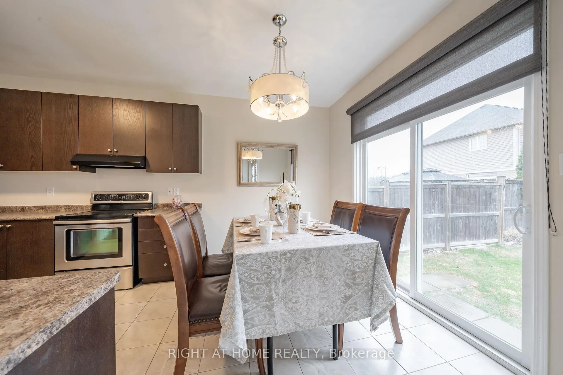 Photo 15 of 148 Whitwell Way, Hamilton, Binbrook — HOMEH