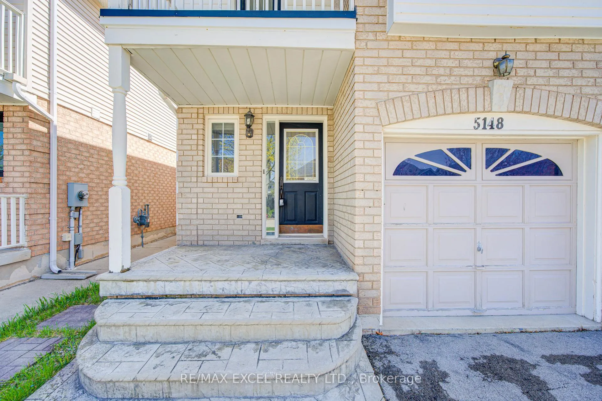 Photo 4 of 5148 Porter Street, Burlington, Uptown — HOMEH