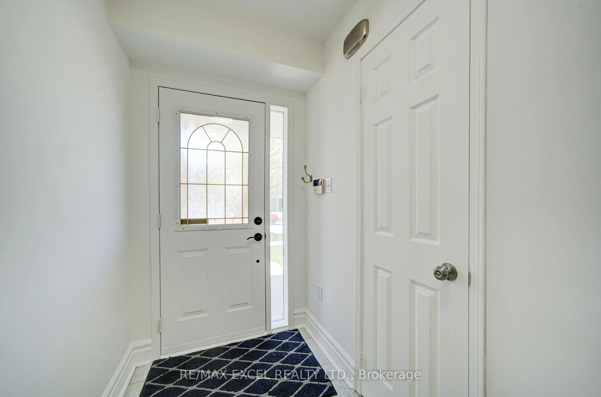 Photo 5 of 5148 Porter Street, Burlington, Uptown — HOMEH