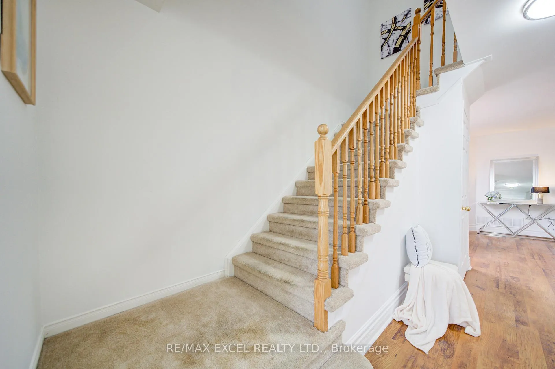 Photo 7 of 5148 Porter Street, Burlington, Uptown — HOMEH