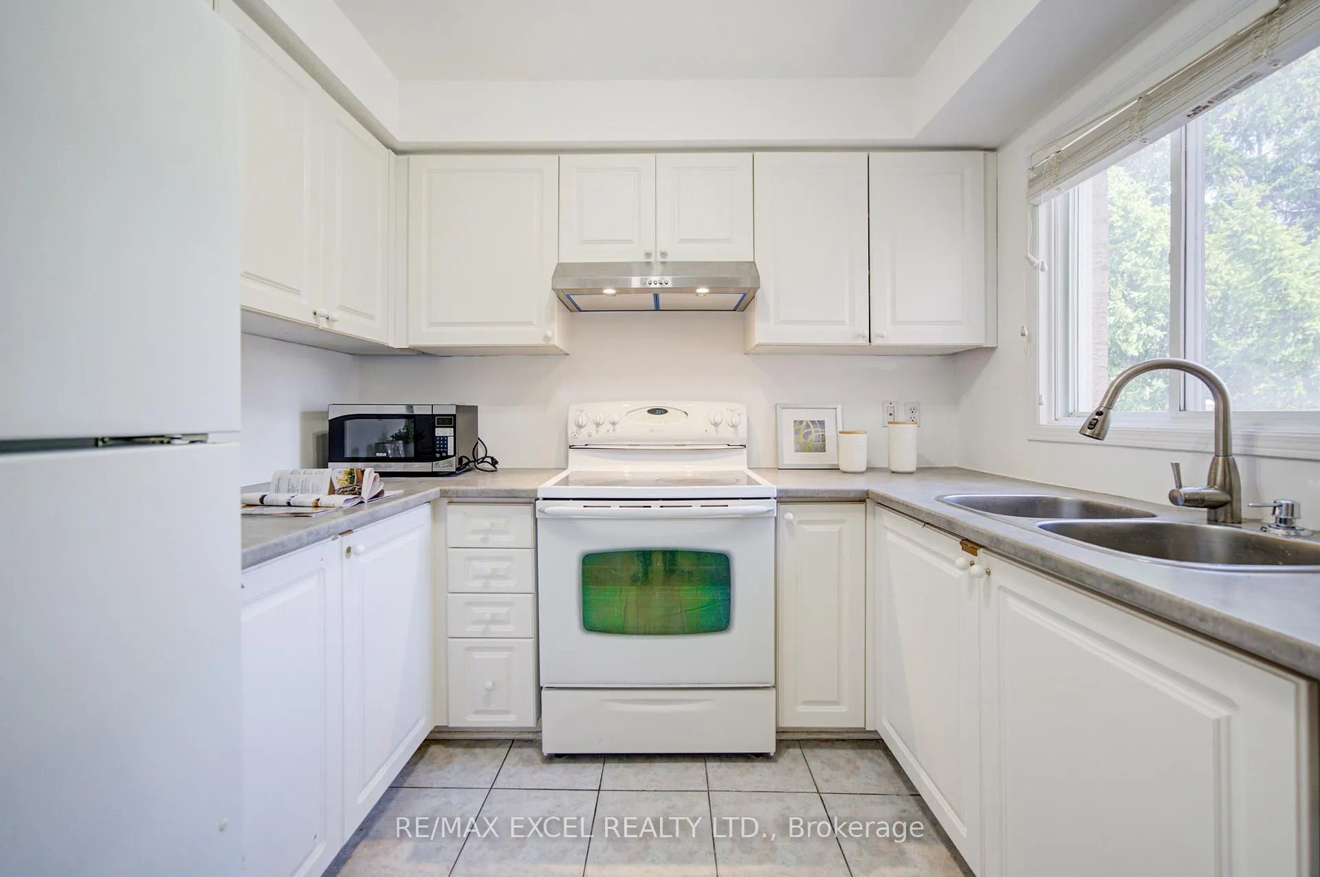 Photo 16 of 5148 Porter Street, Burlington, Uptown — HOMEH