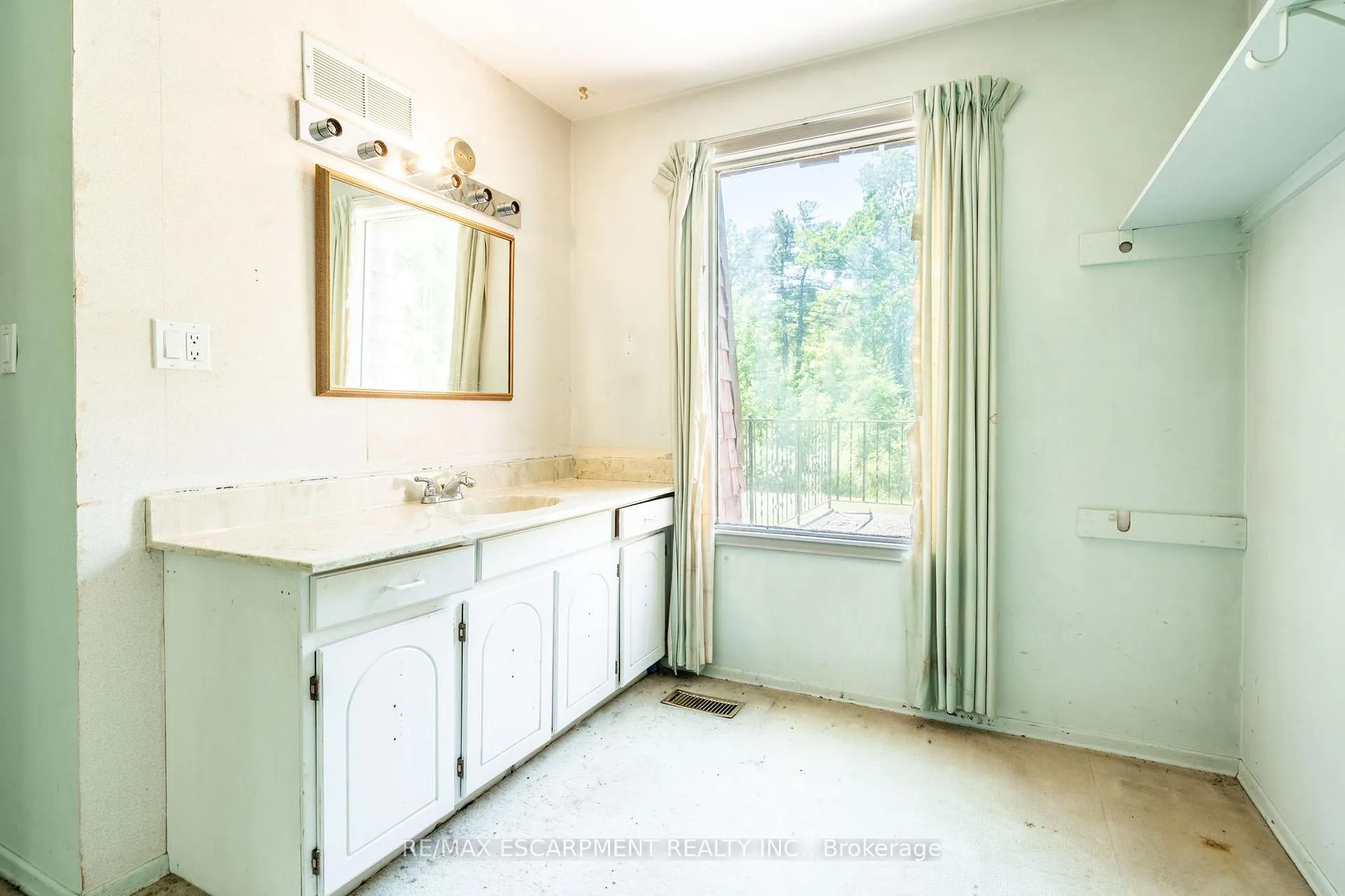 Photo 32 of 6746 Appleby Line, Burlington, Rural Burlington — HOMEH