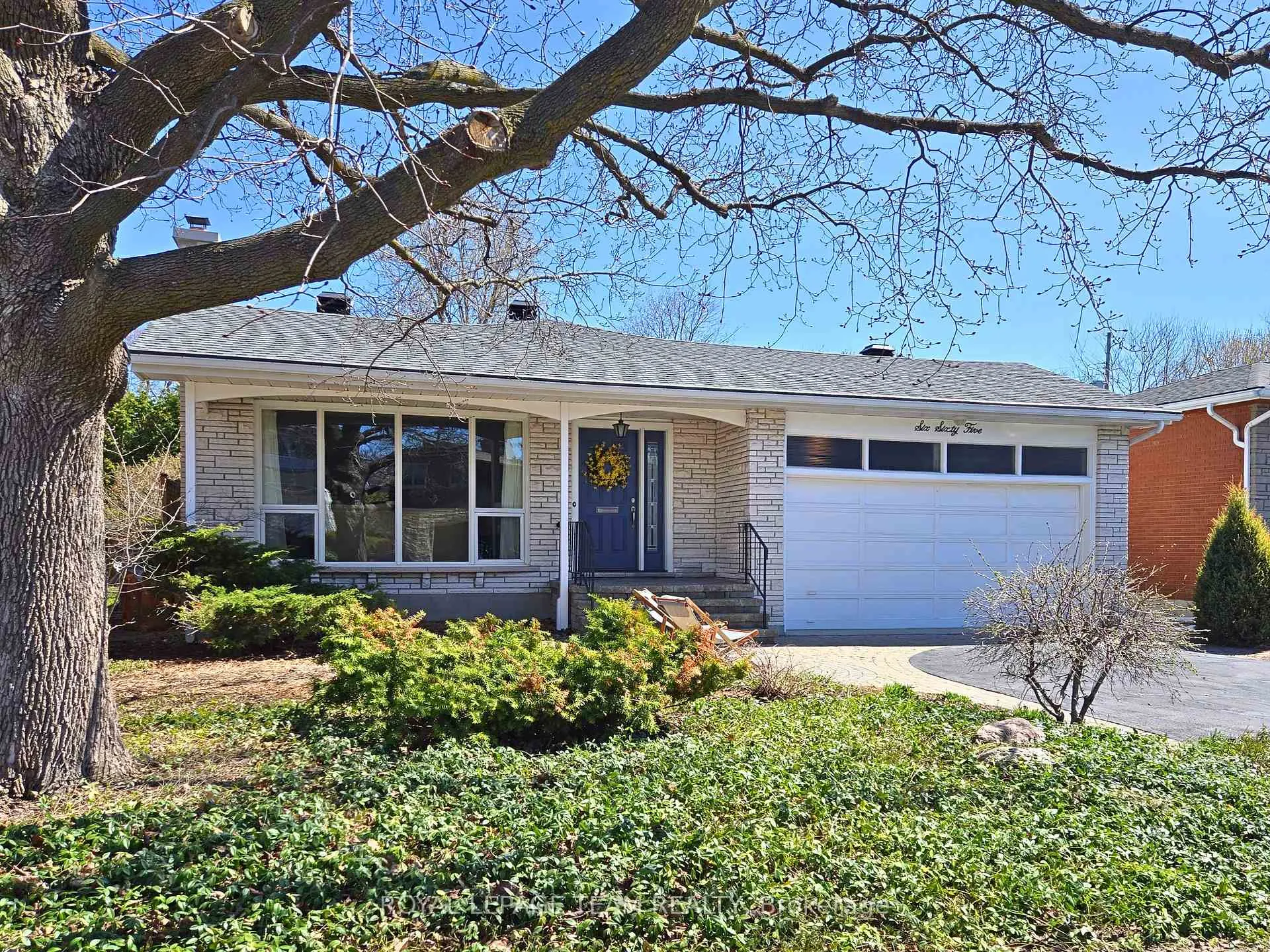 Photo 1 of 665 Golden Avenue, Ottawa, Laurentianview — HOMEH
