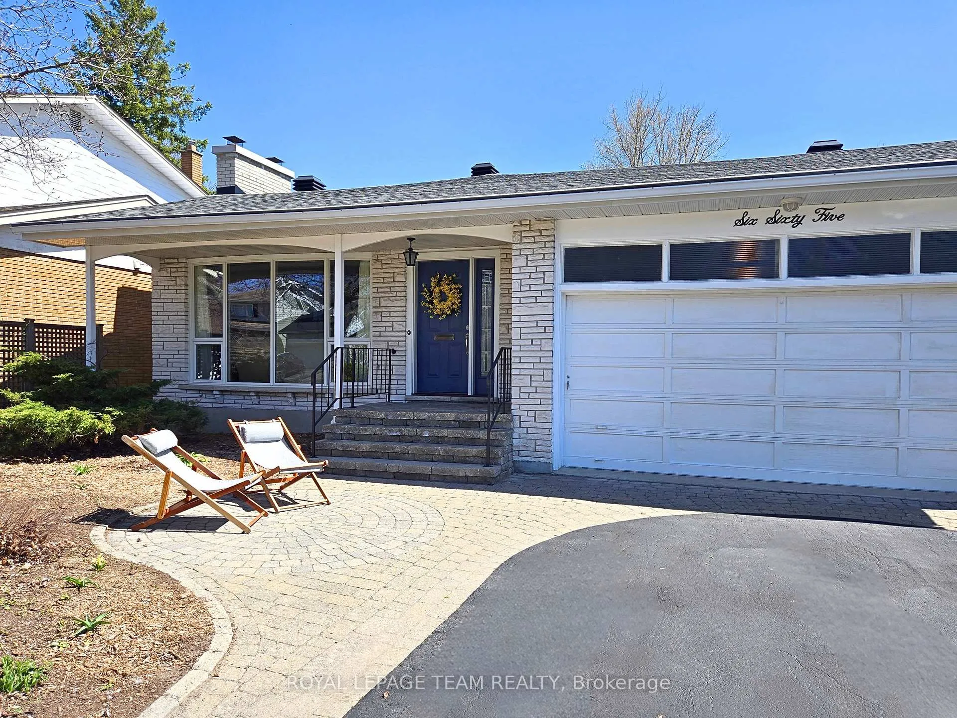 Photo 2 of 665 Golden Avenue, Ottawa, Laurentianview — HOMEH