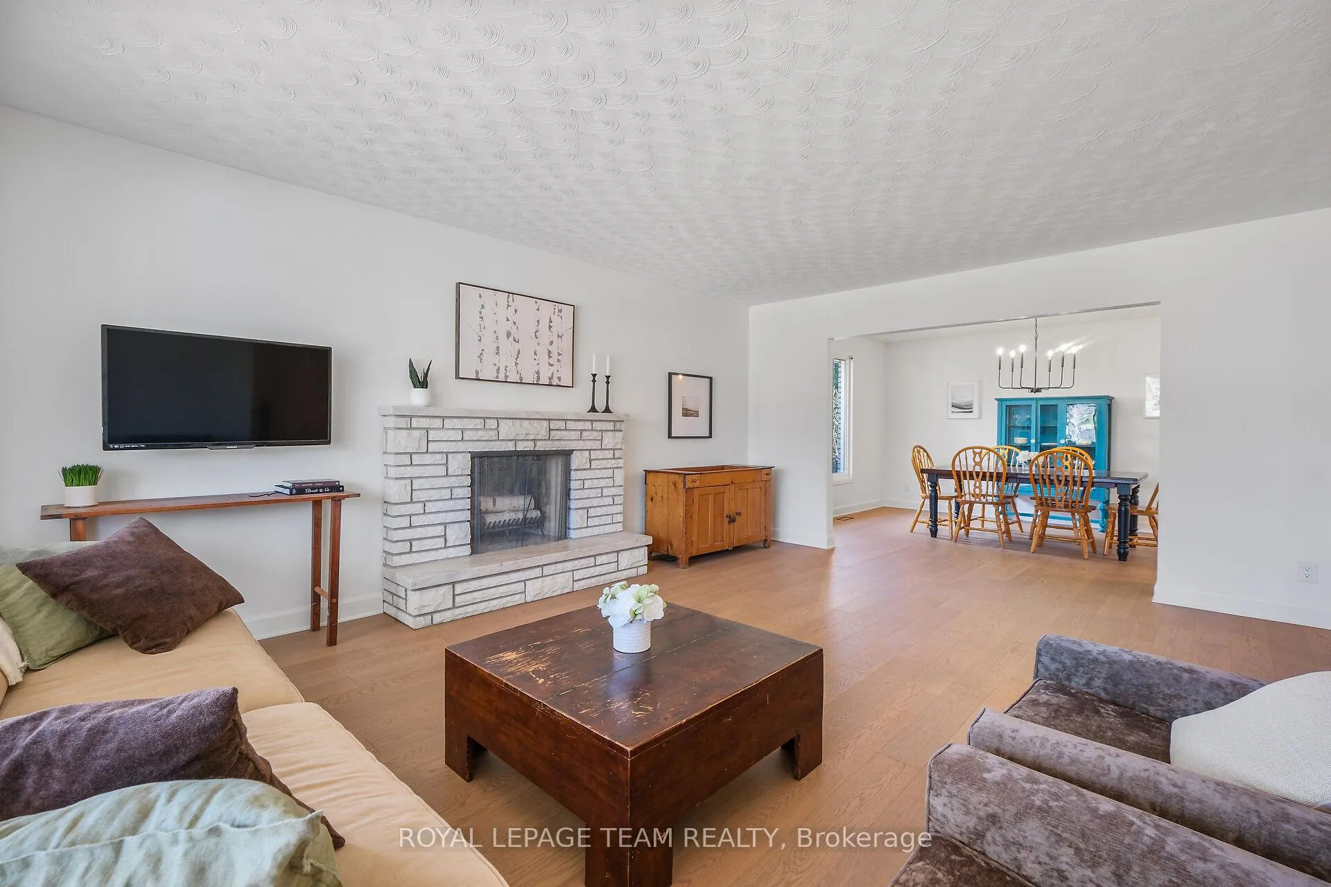 Photo 6 of 665 Golden Avenue, Ottawa, Laurentianview — HOMEH