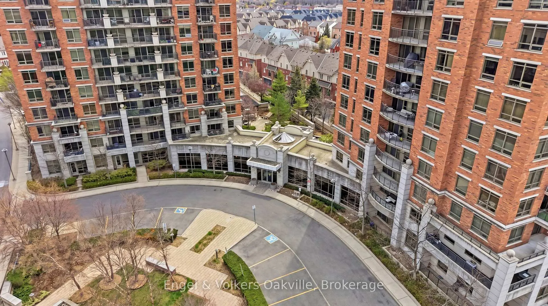 Photo 2 of Unit 601, 2379 Central Park Drive, Oakville, River Oaks — HOMEH
