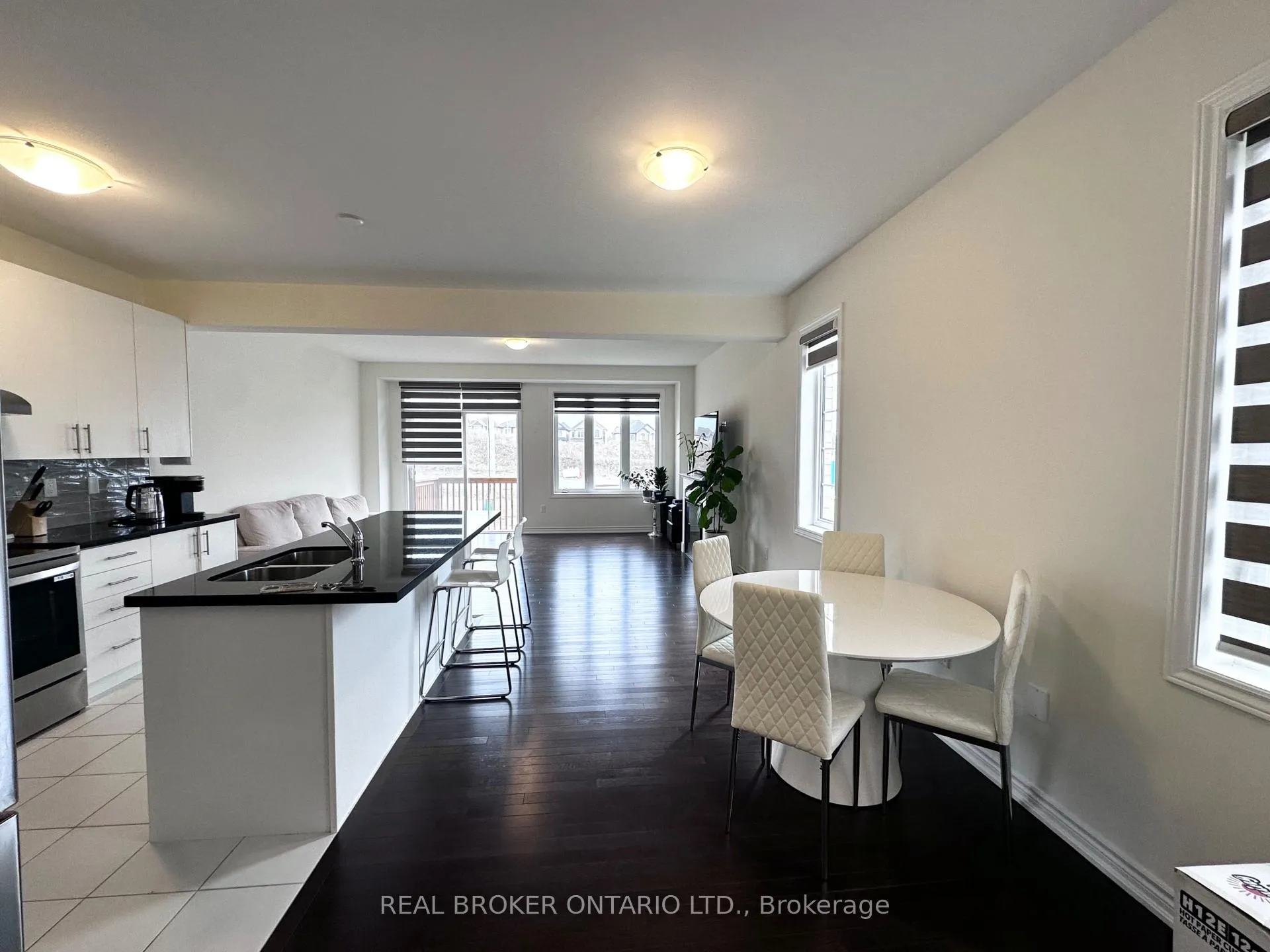 Photo 6 of 185 Hayrake Street, Brampton, Snelgrove — HOMEH