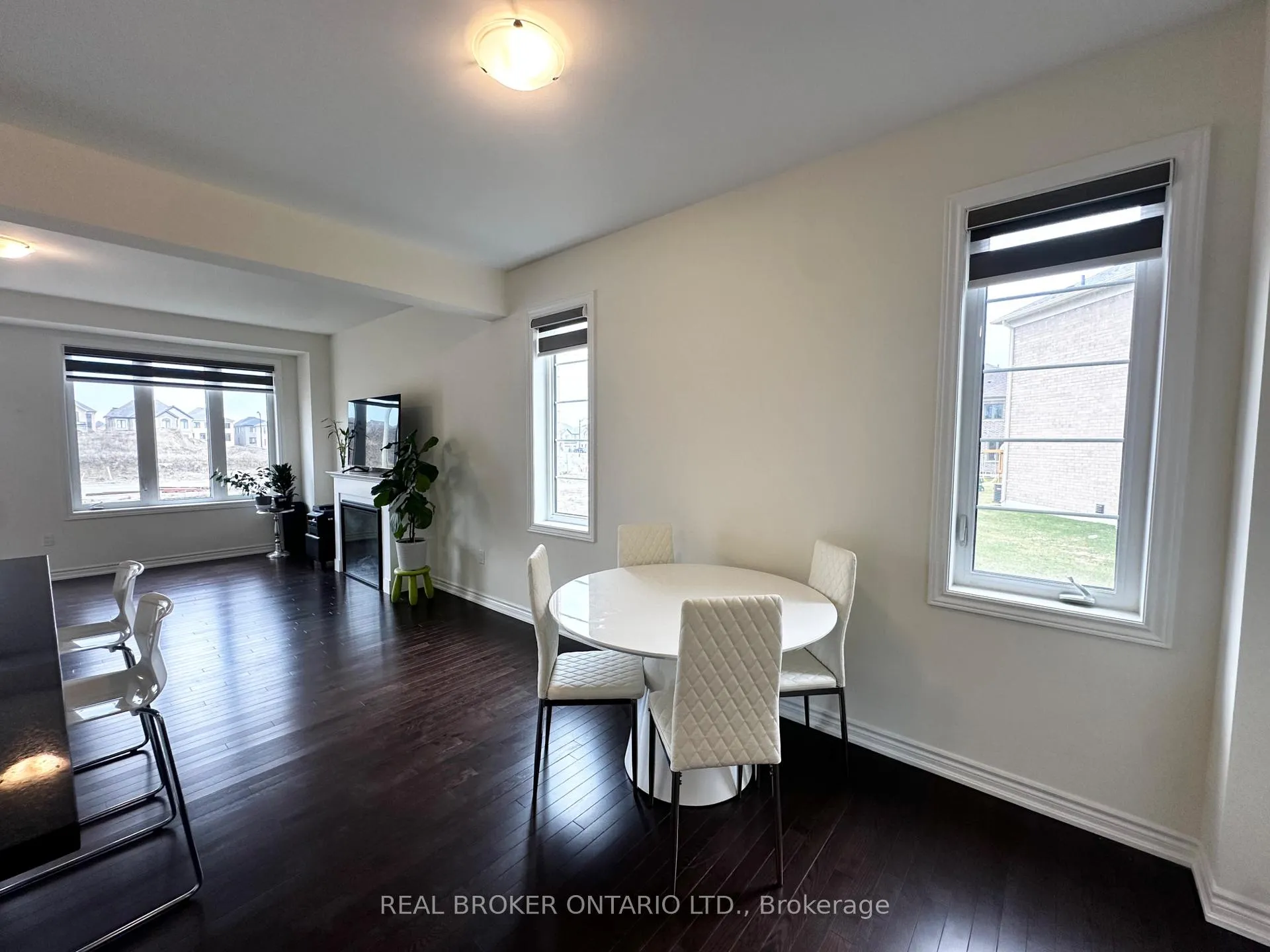 Photo 7 of 185 Hayrake Street, Brampton, Snelgrove — HOMEH