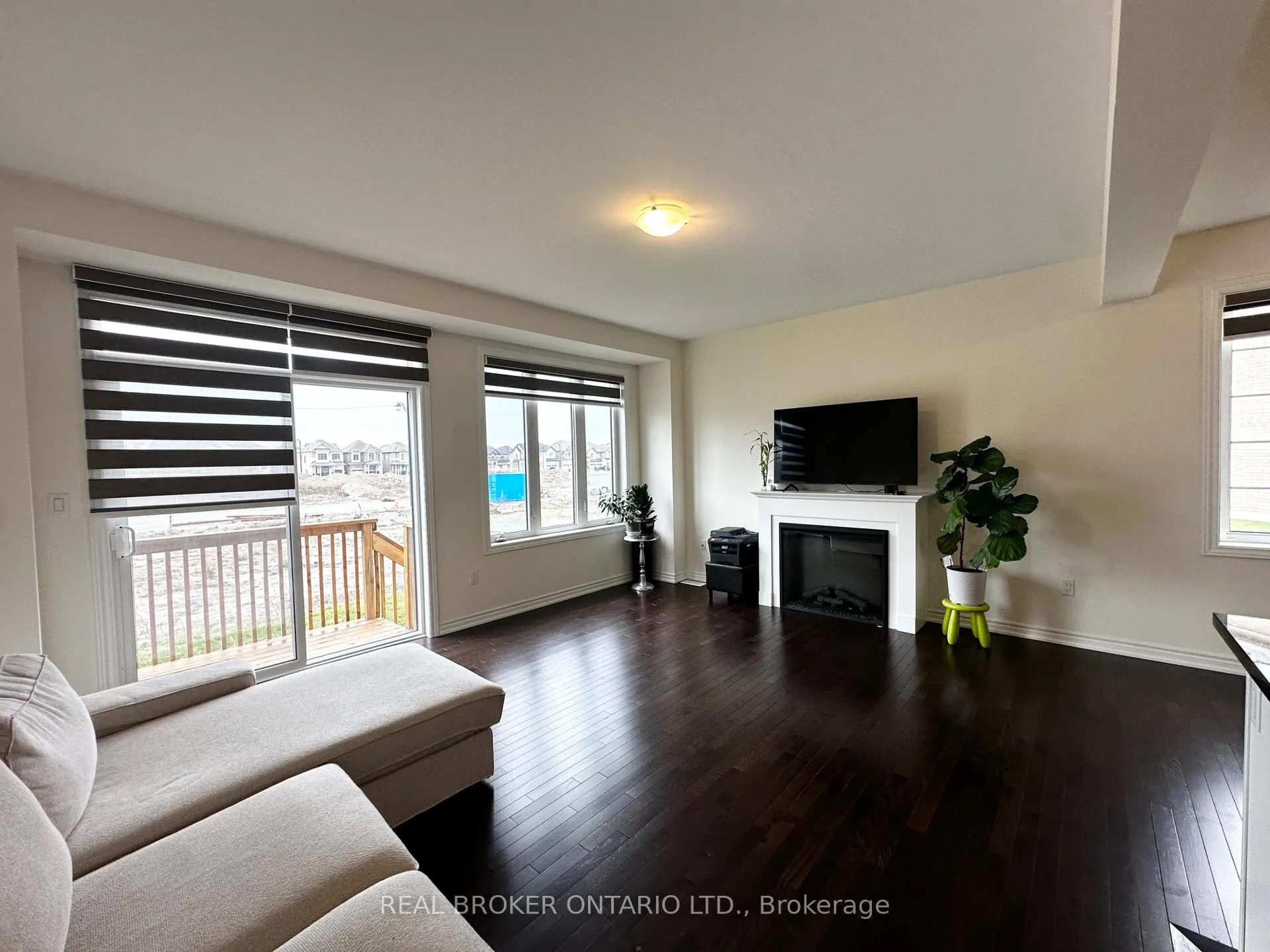 Photo 14 of 185 Hayrake Street, Brampton, Snelgrove — HOMEH