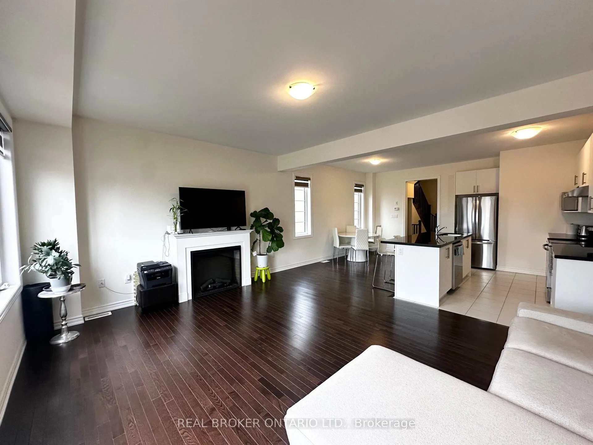 Photo 15 of 185 Hayrake Street, Brampton, Snelgrove — HOMEH