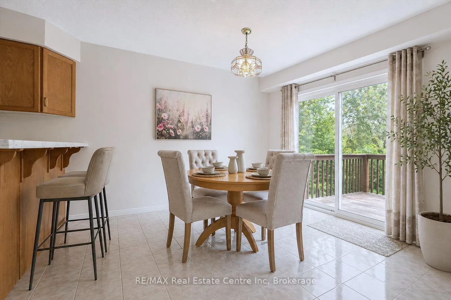 Photo 7 of 90 Marsh Crescent, Guelph, Pineridge/Westminster Woods — HOMEH