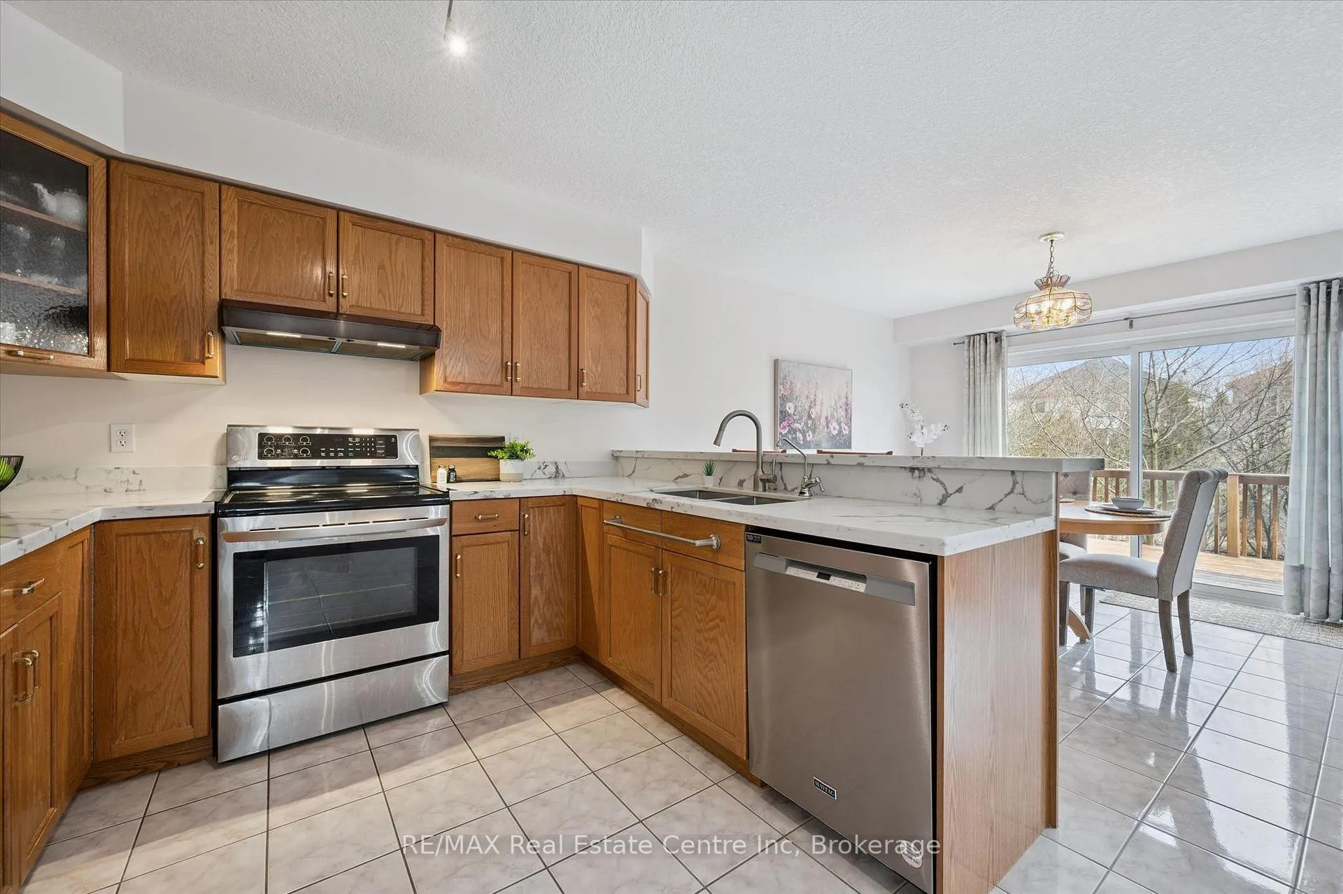 Photo 10 of 90 Marsh Crescent, Guelph, Pineridge/Westminster Woods — HOMEH