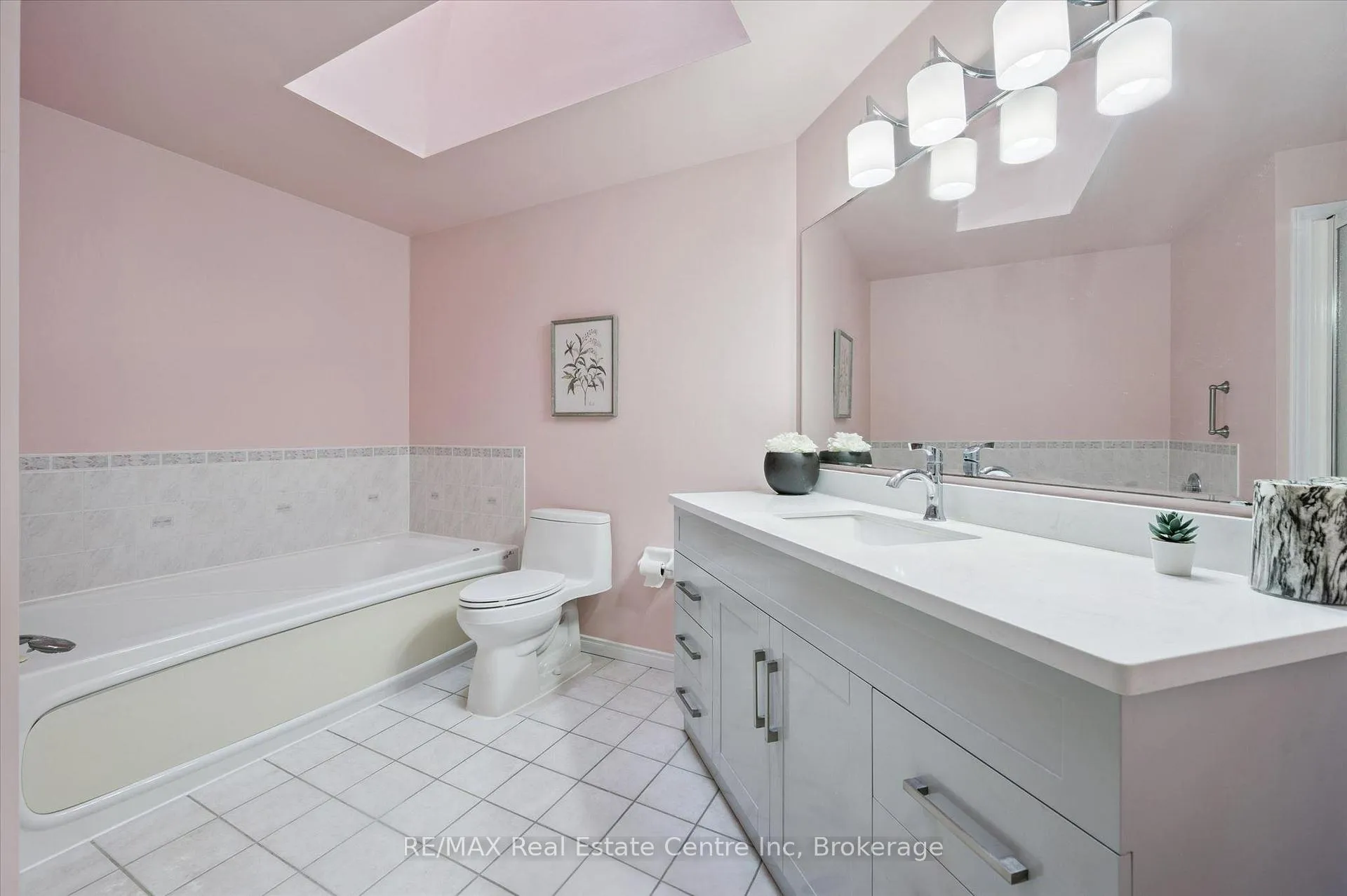 Photo 15 of 90 Marsh Crescent, Guelph, Pineridge/Westminster Woods — HOMEH