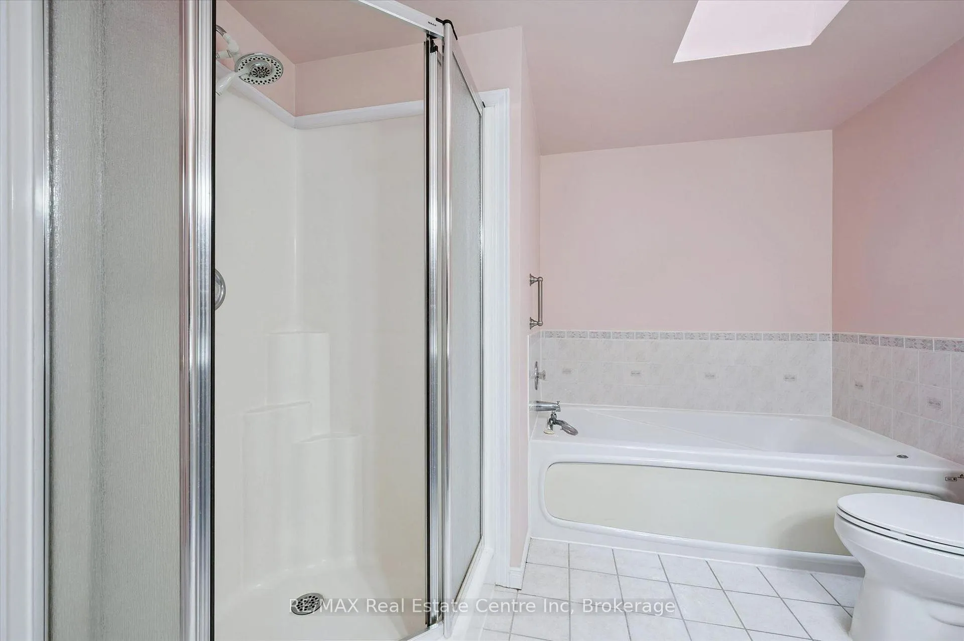 Photo 16 of 90 Marsh Crescent, Guelph, Pineridge/Westminster Woods — HOMEH