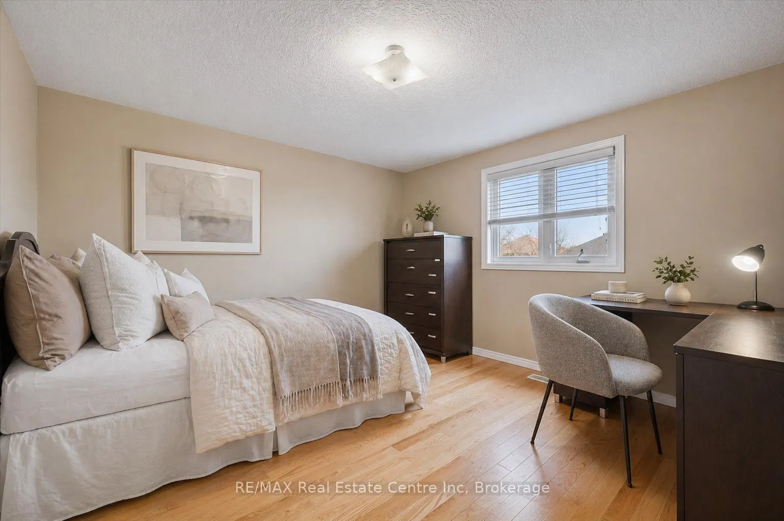Photo 17 of 90 Marsh Crescent, Guelph, Pineridge/Westminster Woods — HOMEH