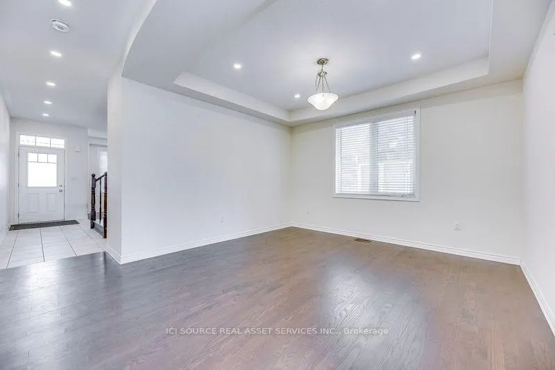 Photo 4 of Unit Upper, 52 Portman Street, Caledon, Rural Caledon — HOMEH