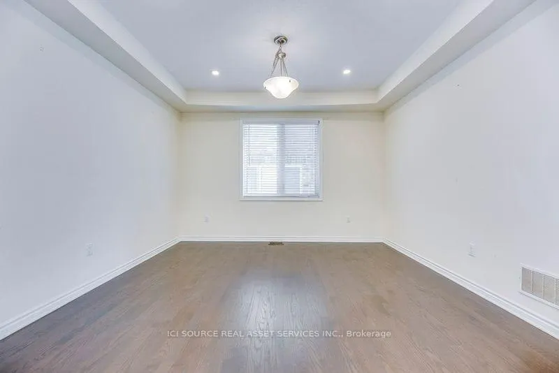 Photo 5 of Unit Upper, 52 Portman Street, Caledon, Rural Caledon — HOMEH