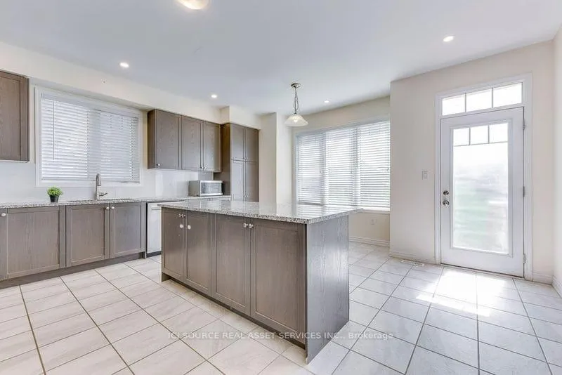 Photo 7 of Unit Upper, 52 Portman Street, Caledon, Rural Caledon — HOMEH
