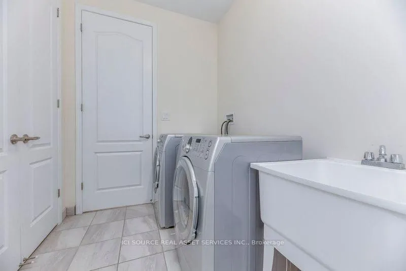 Photo 17 of Unit Upper, 52 Portman Street, Caledon, Rural Caledon — HOMEH
