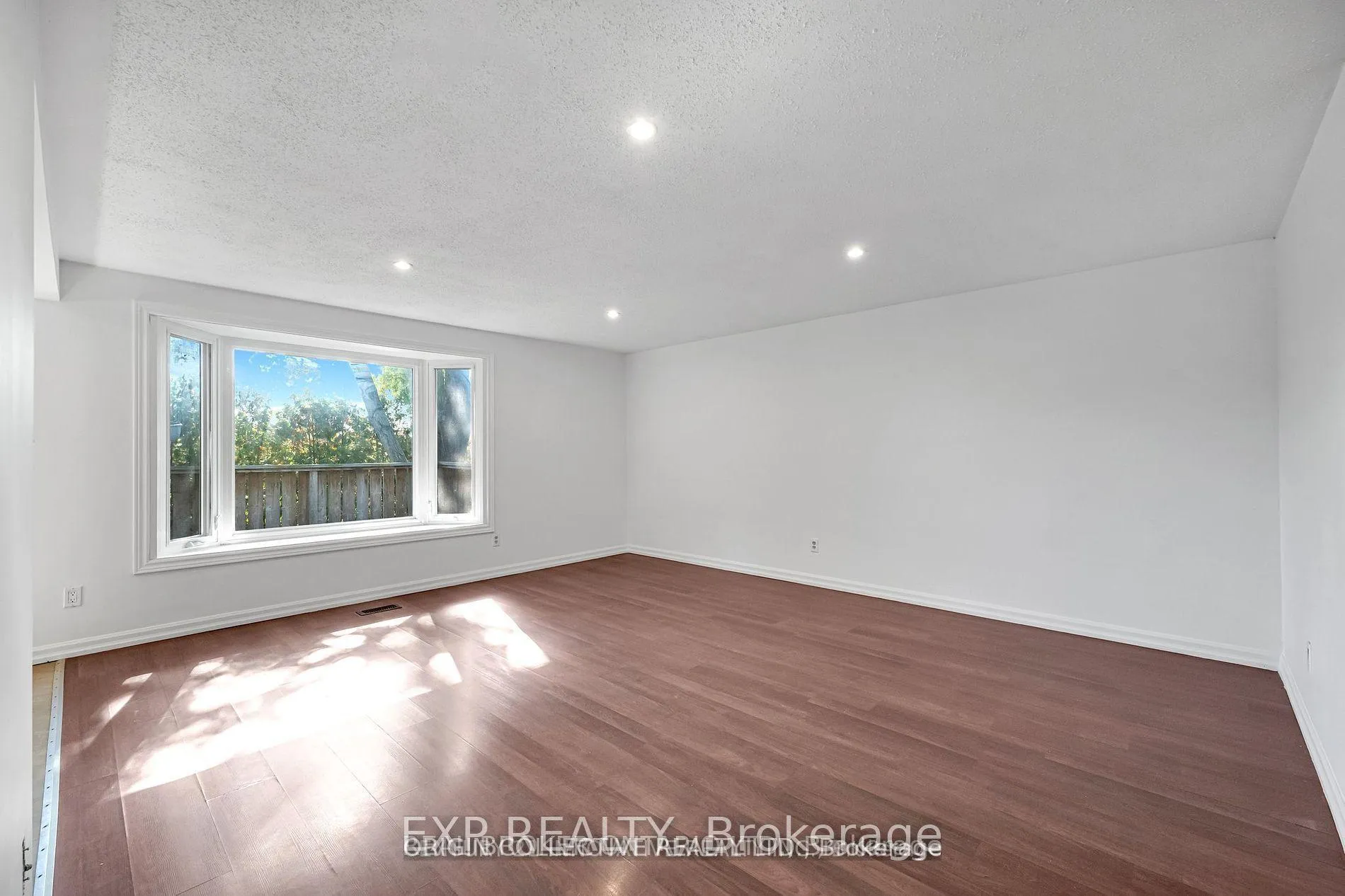 Photo 5 of 63 Wheatfield Crescent, Kitchener — HOMEH