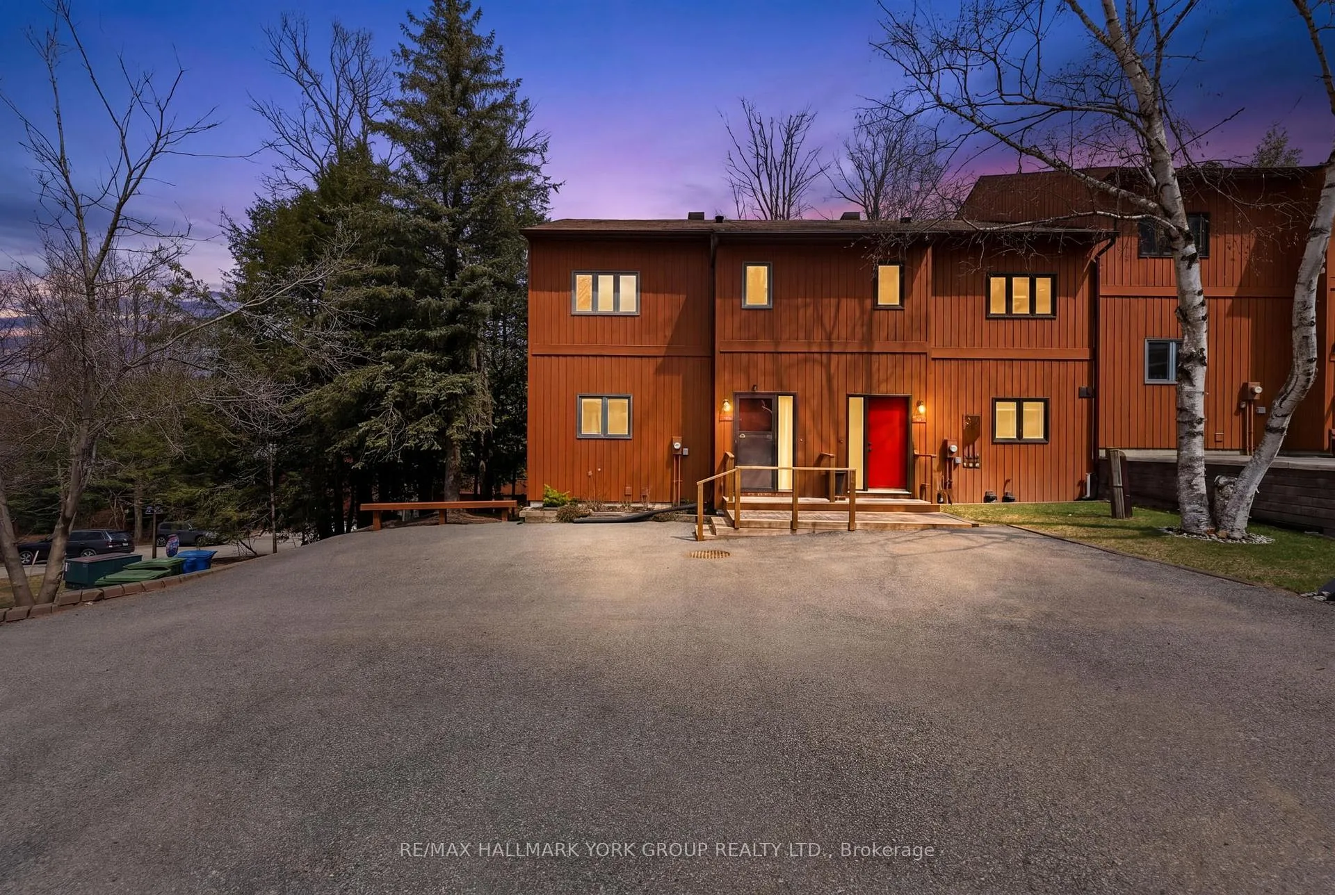 Front of Unit 1, 115 Southbank Drive