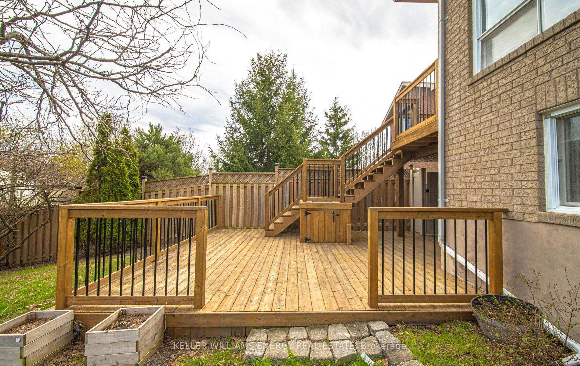Photo 7 of 9 Bluehaven Court, Clarington, Bowmanville — HOMEH