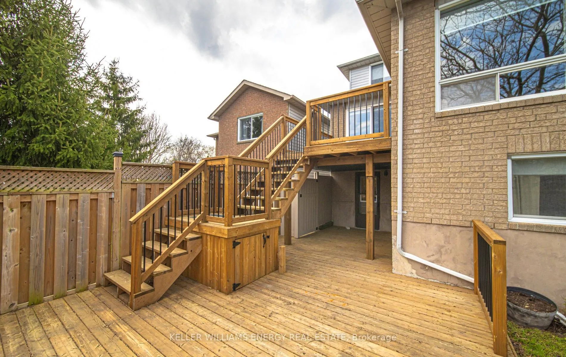 Photo 8 of 9 Bluehaven Court, Clarington, Bowmanville — HOMEH