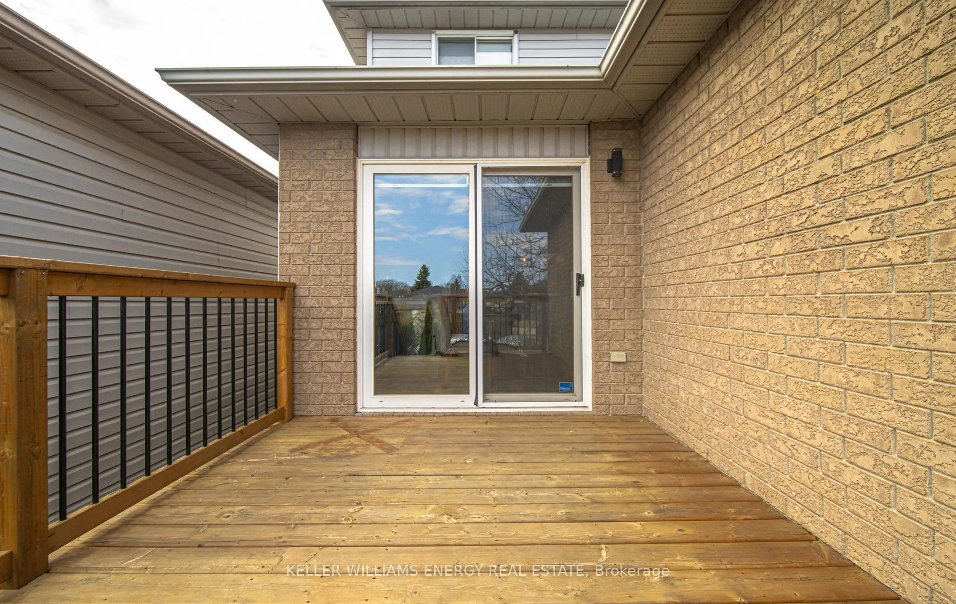 Photo 10 of 9 Bluehaven Court, Clarington, Bowmanville — HOMEH