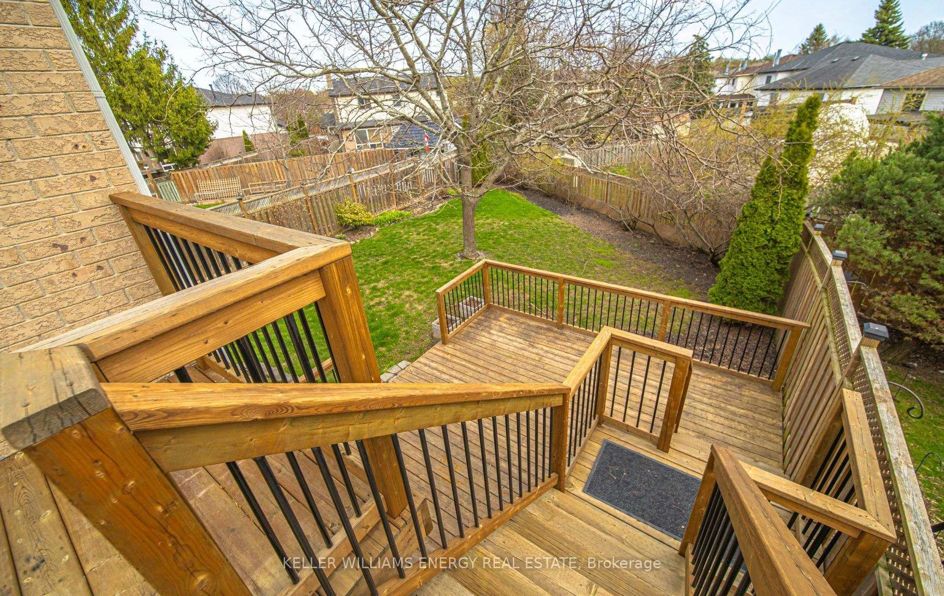 Photo 11 of 9 Bluehaven Court, Clarington, Bowmanville — HOMEH