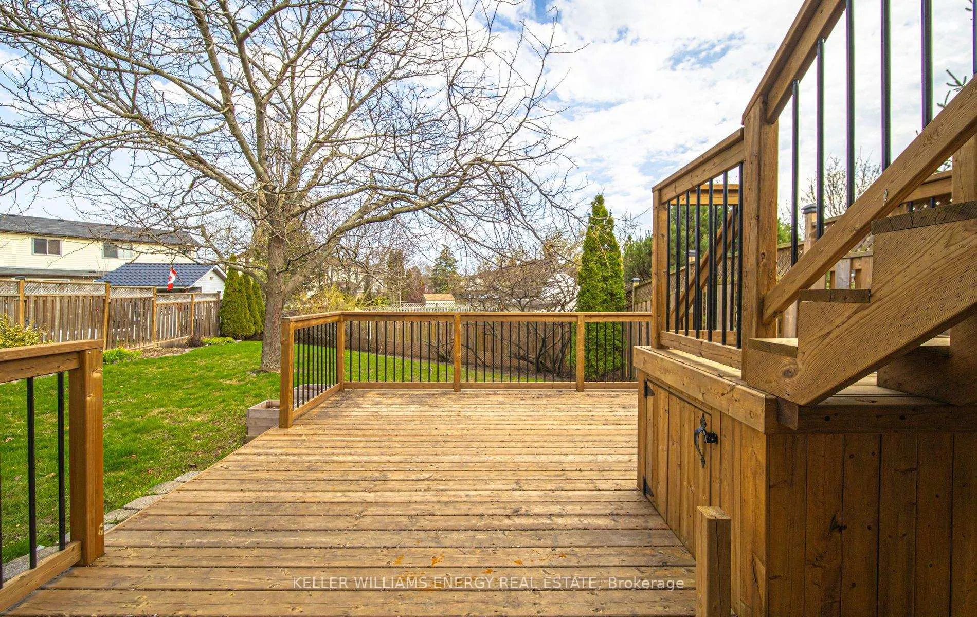 Photo 12 of 9 Bluehaven Court, Clarington, Bowmanville — HOMEH
