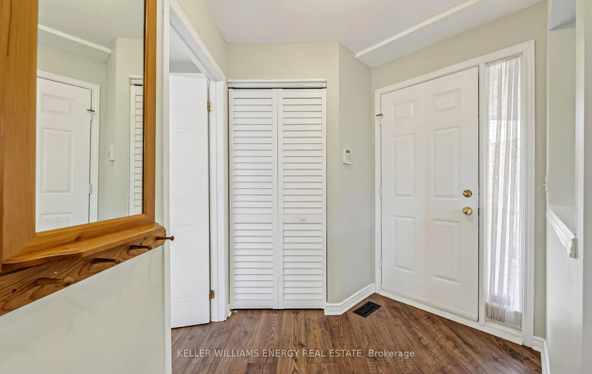 Photo 13 of 9 Bluehaven Court, Clarington, Bowmanville — HOMEH