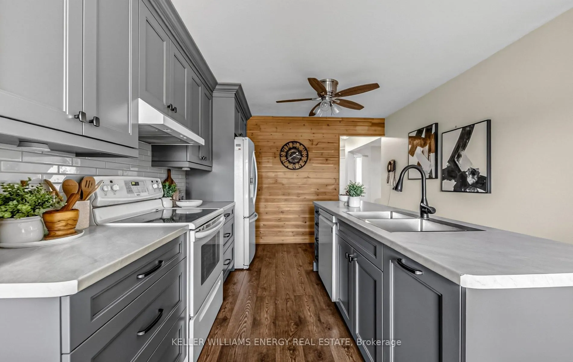 Photo 24 of 9 Bluehaven Court, Clarington, Bowmanville — HOMEH