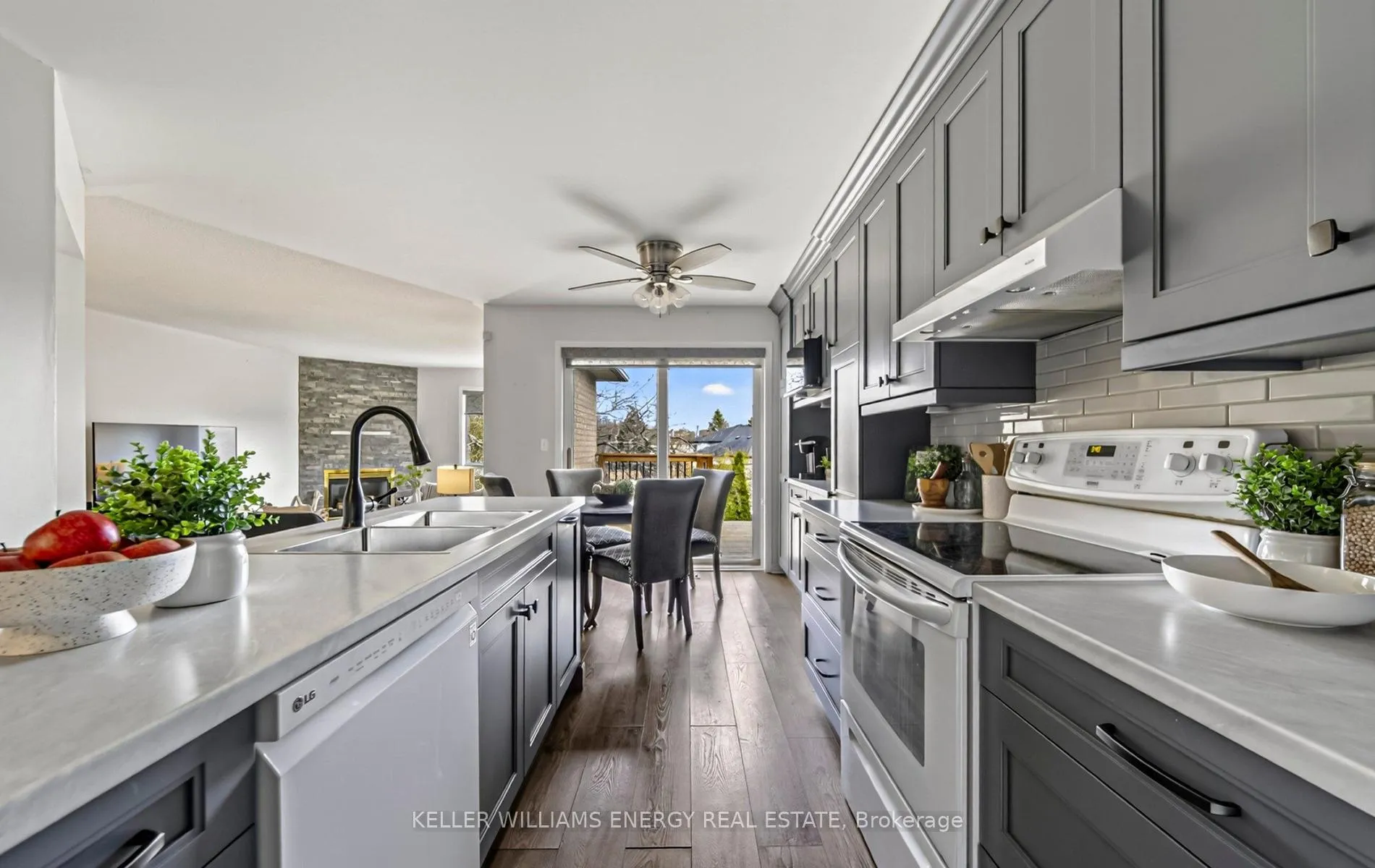 Photo 25 of 9 Bluehaven Court, Clarington, Bowmanville — HOMEH