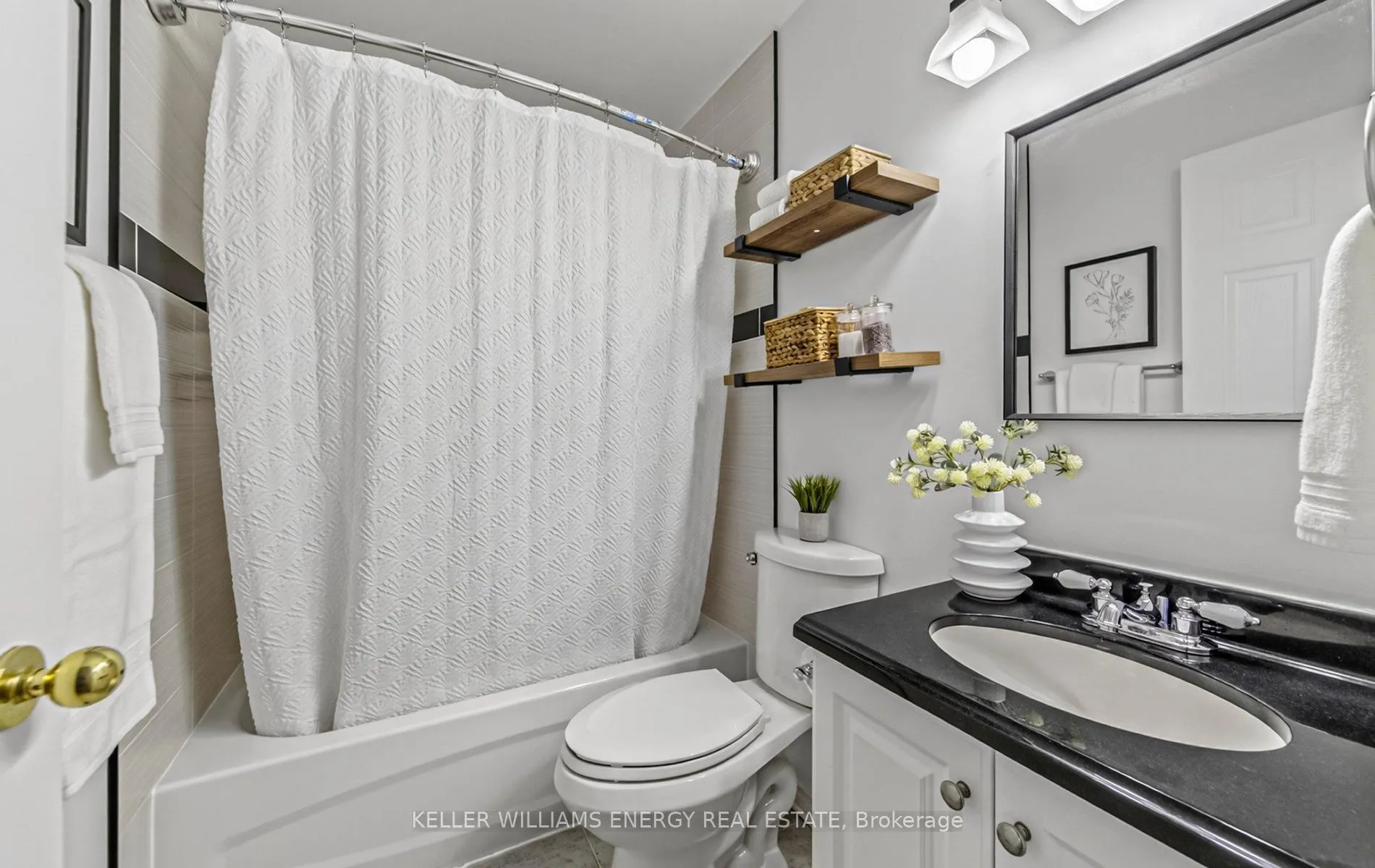 Photo 31 of 9 Bluehaven Court, Clarington, Bowmanville — HOMEH