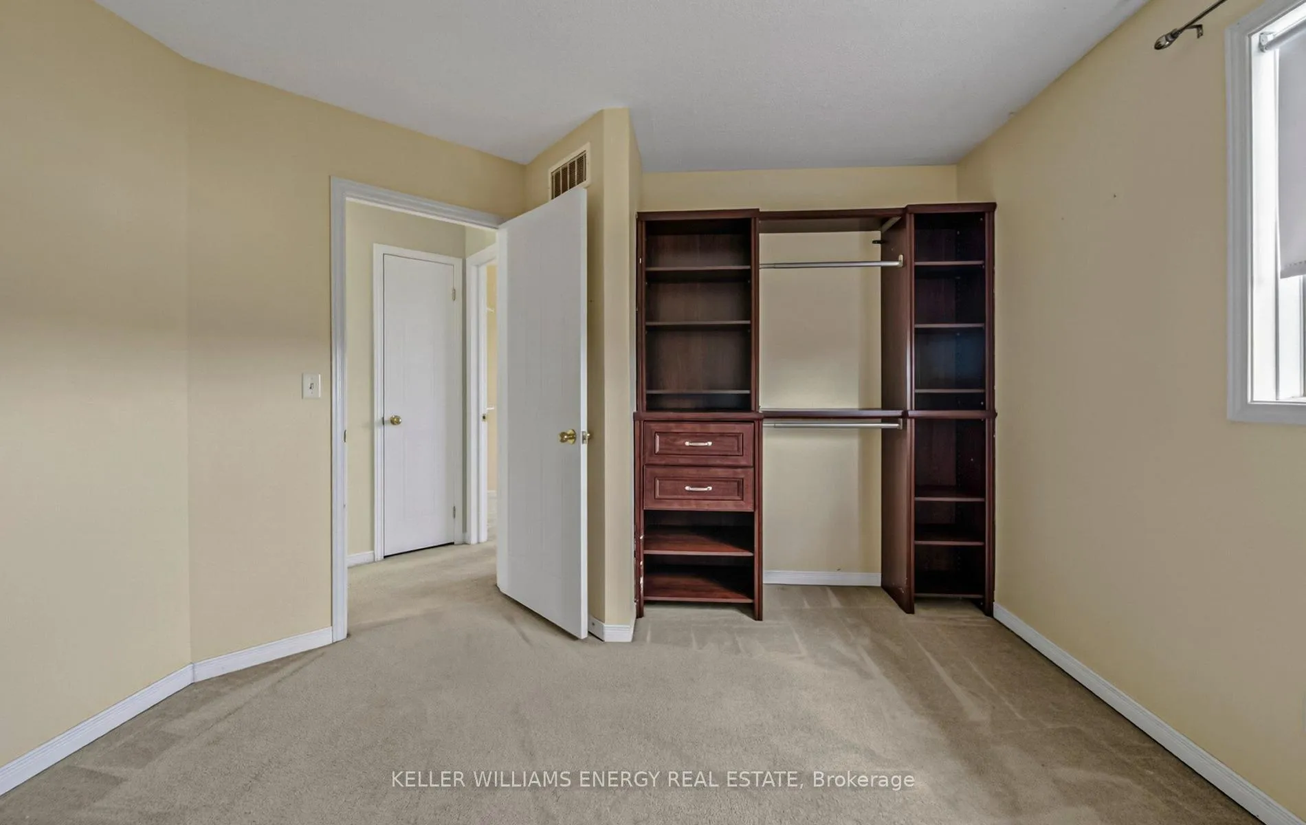 Photo 35 of 9 Bluehaven Court, Clarington, Bowmanville — HOMEH