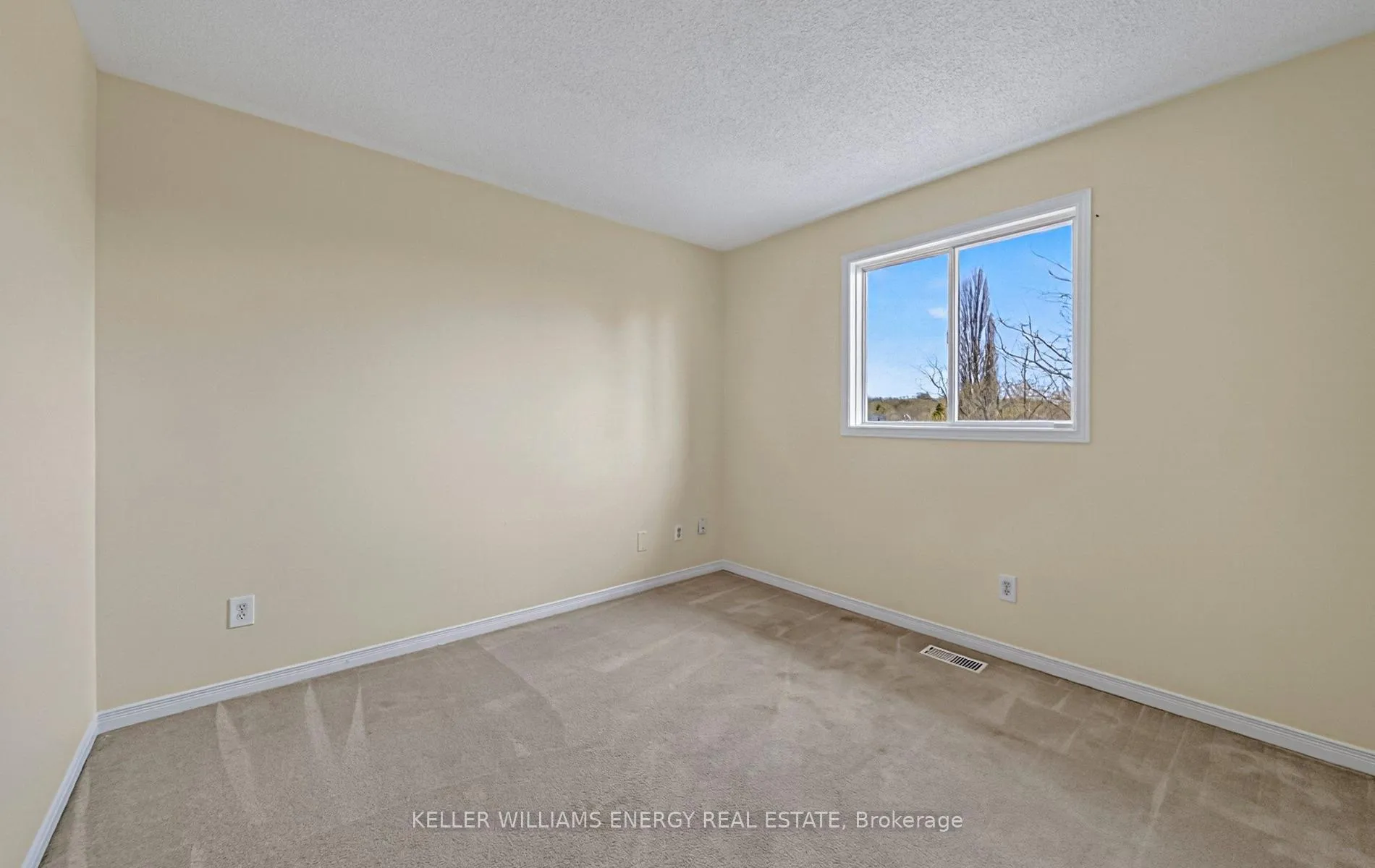 Photo 36 of 9 Bluehaven Court, Clarington, Bowmanville — HOMEH