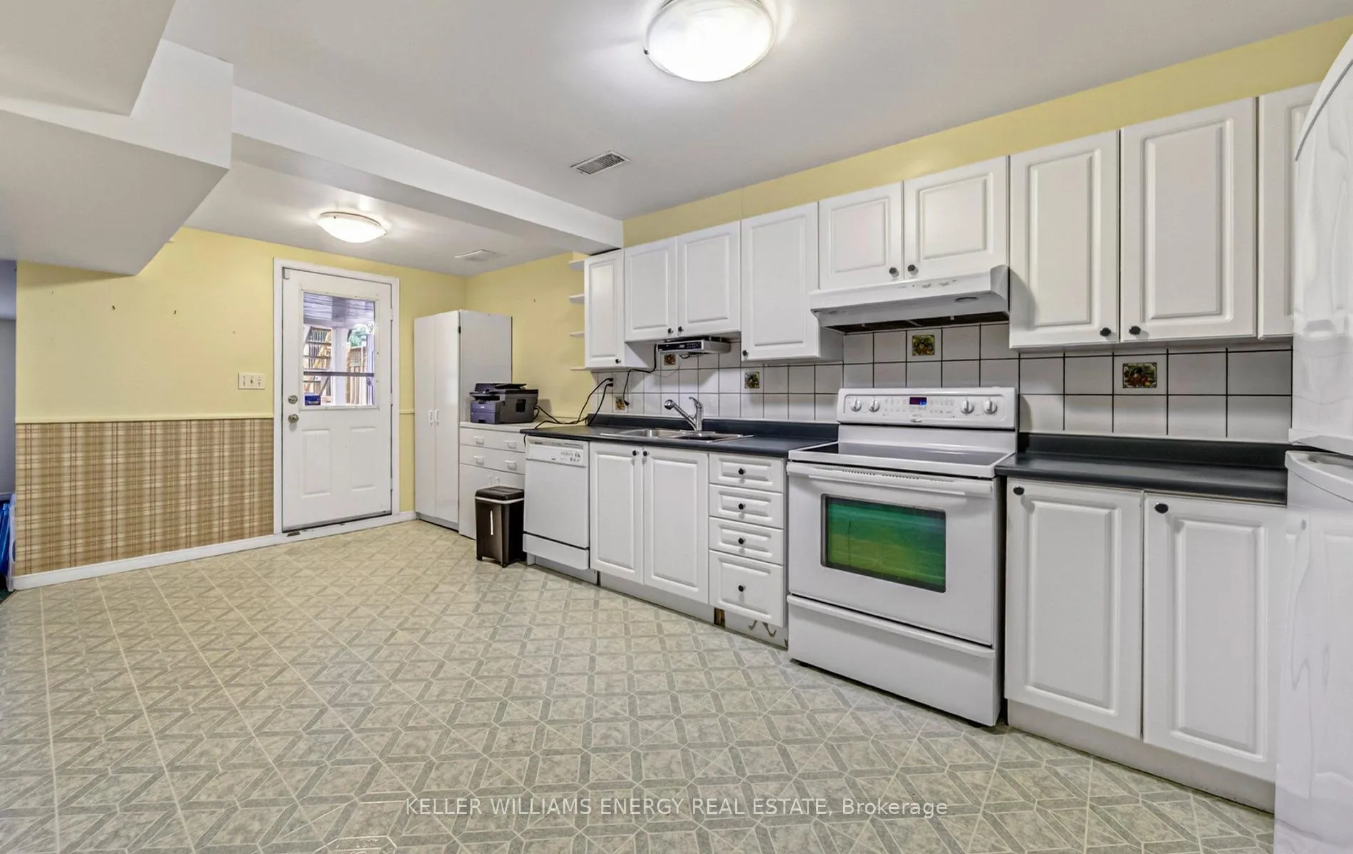 Photo 42 of 9 Bluehaven Court, Clarington, Bowmanville — HOMEH