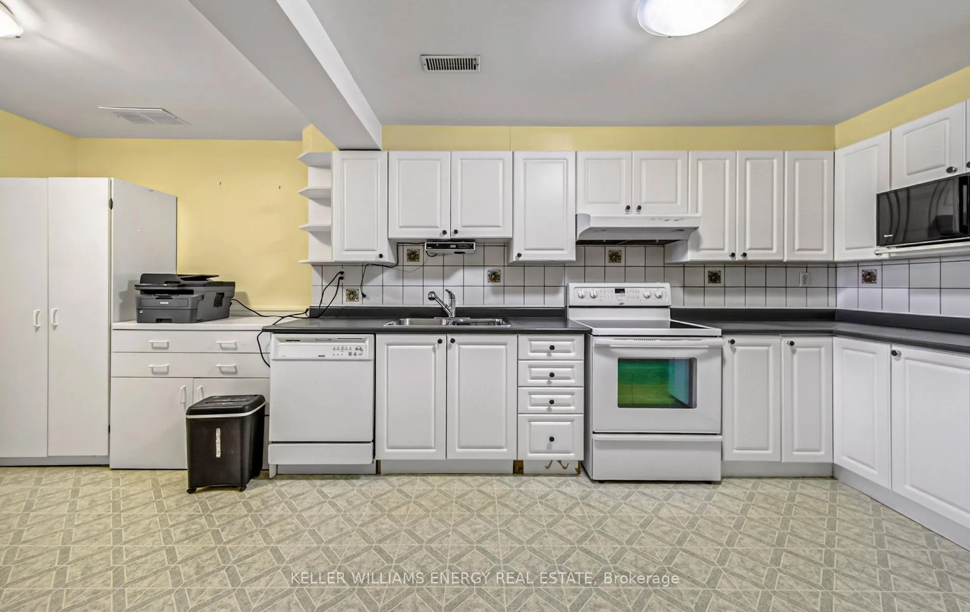 Photo 43 of 9 Bluehaven Court, Clarington, Bowmanville — HOMEH