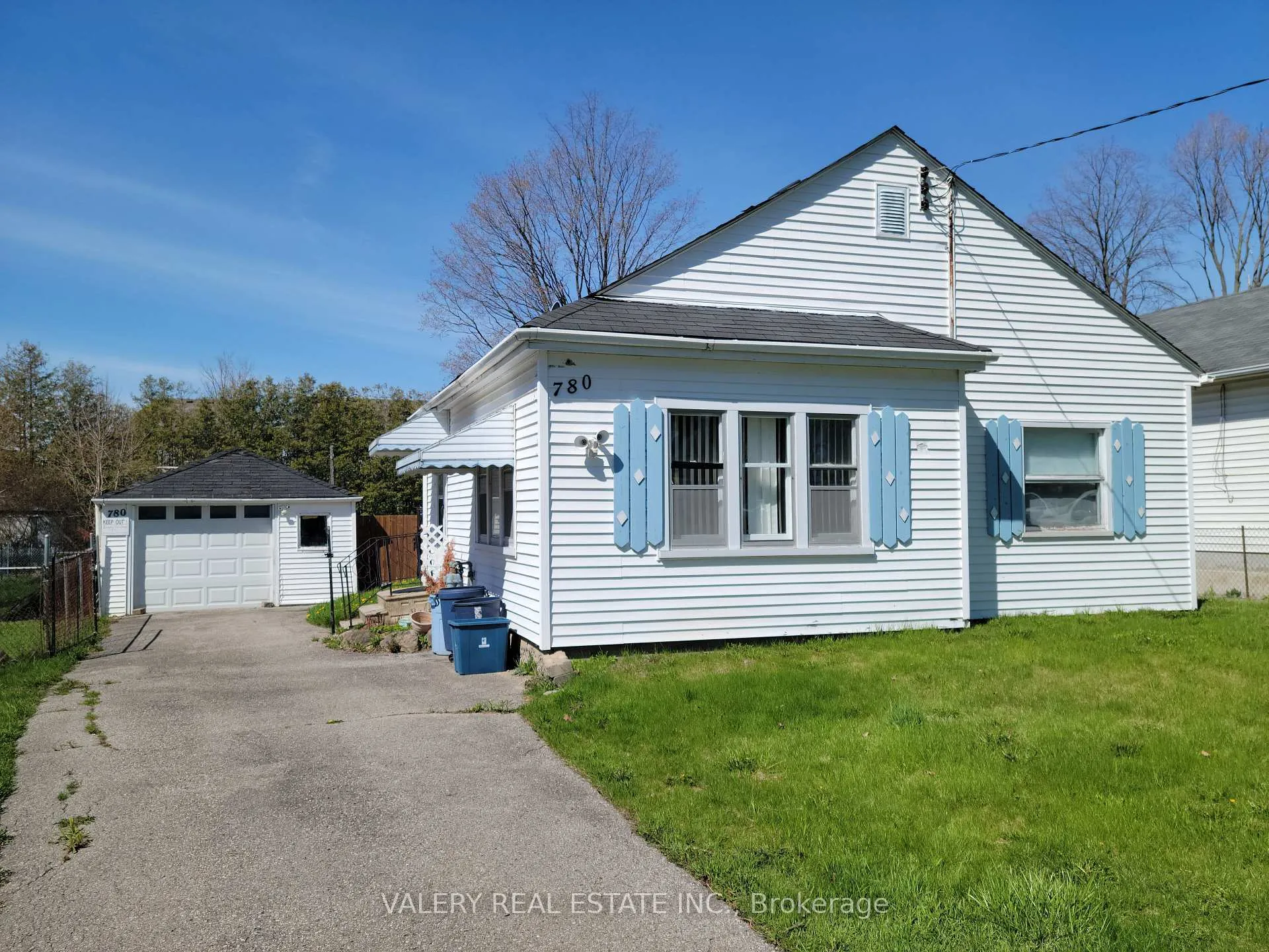 Photo 2 of 780 Liverpool Road, Pickering, Bay Ridges — HOMEH