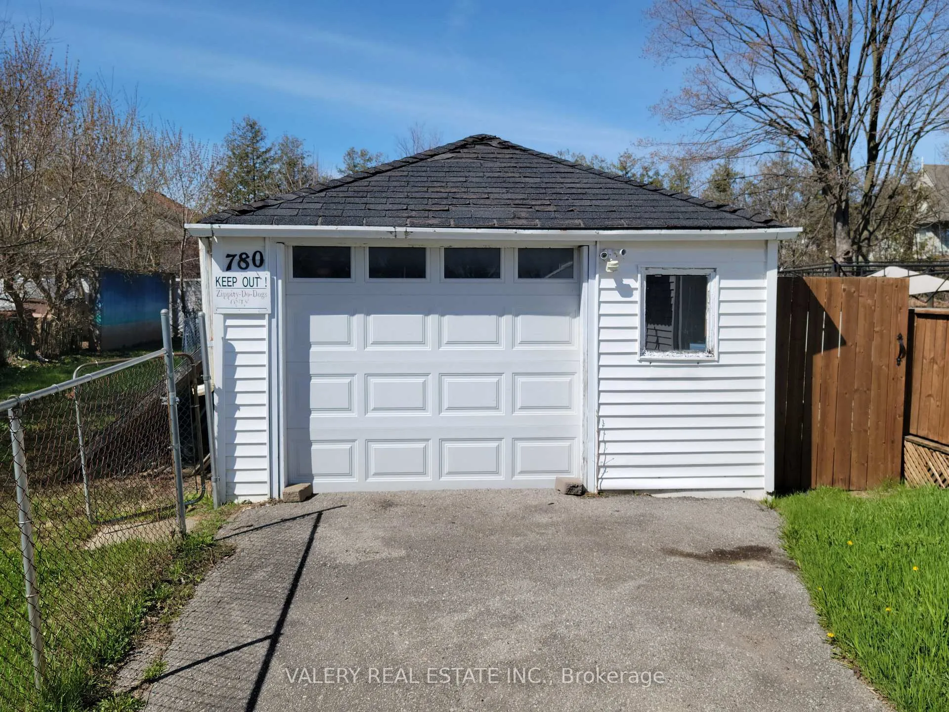 Photo 3 of 780 Liverpool Road, Pickering, Bay Ridges — HOMEH