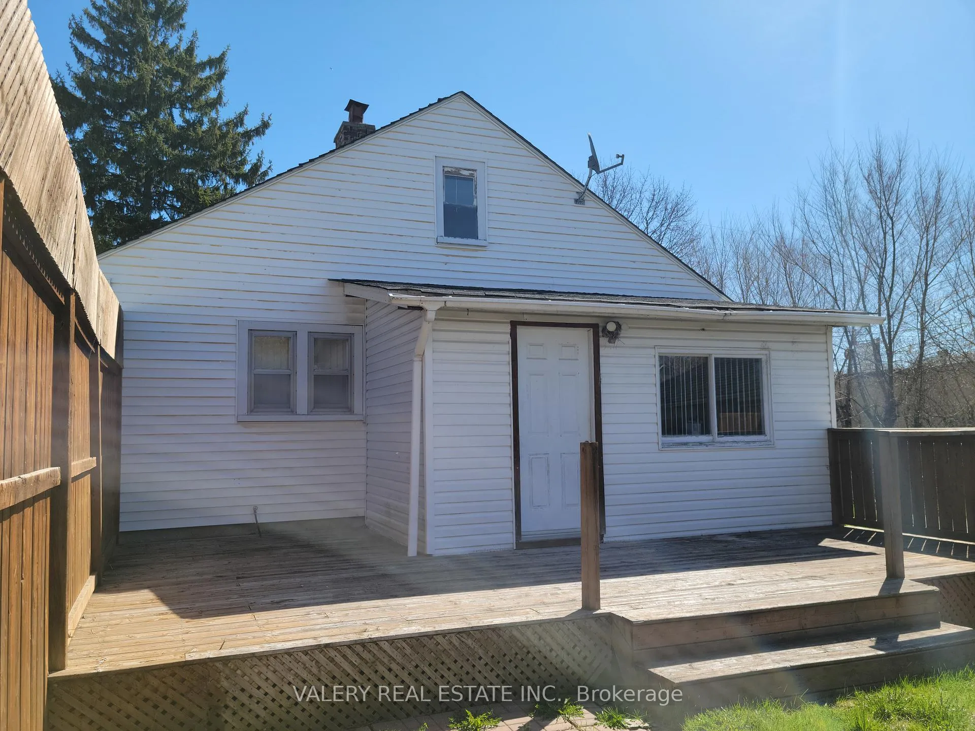 Photo 4 of 780 Liverpool Road, Pickering, Bay Ridges — HOMEH